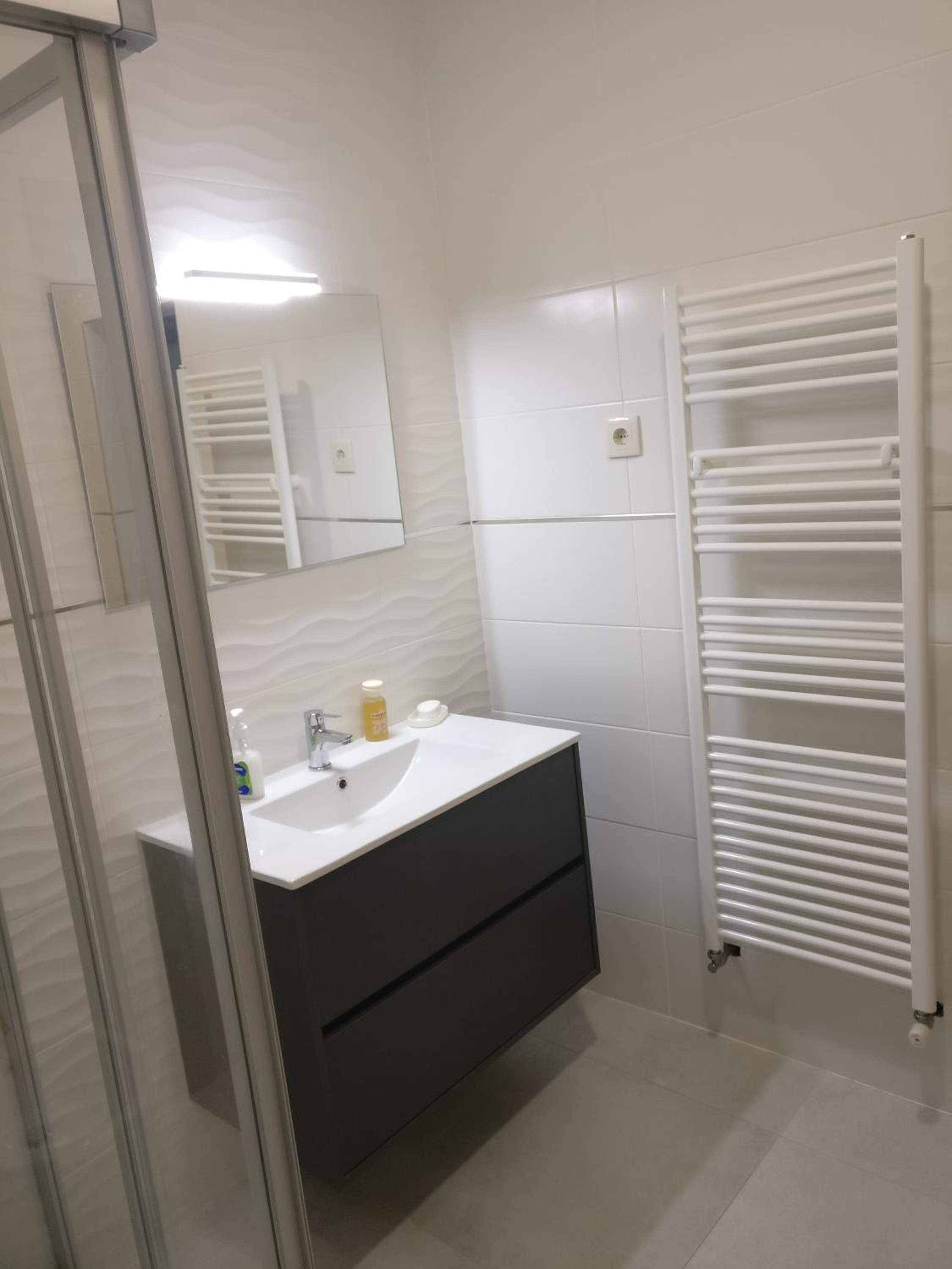 Double or Twin Room - Photo 3