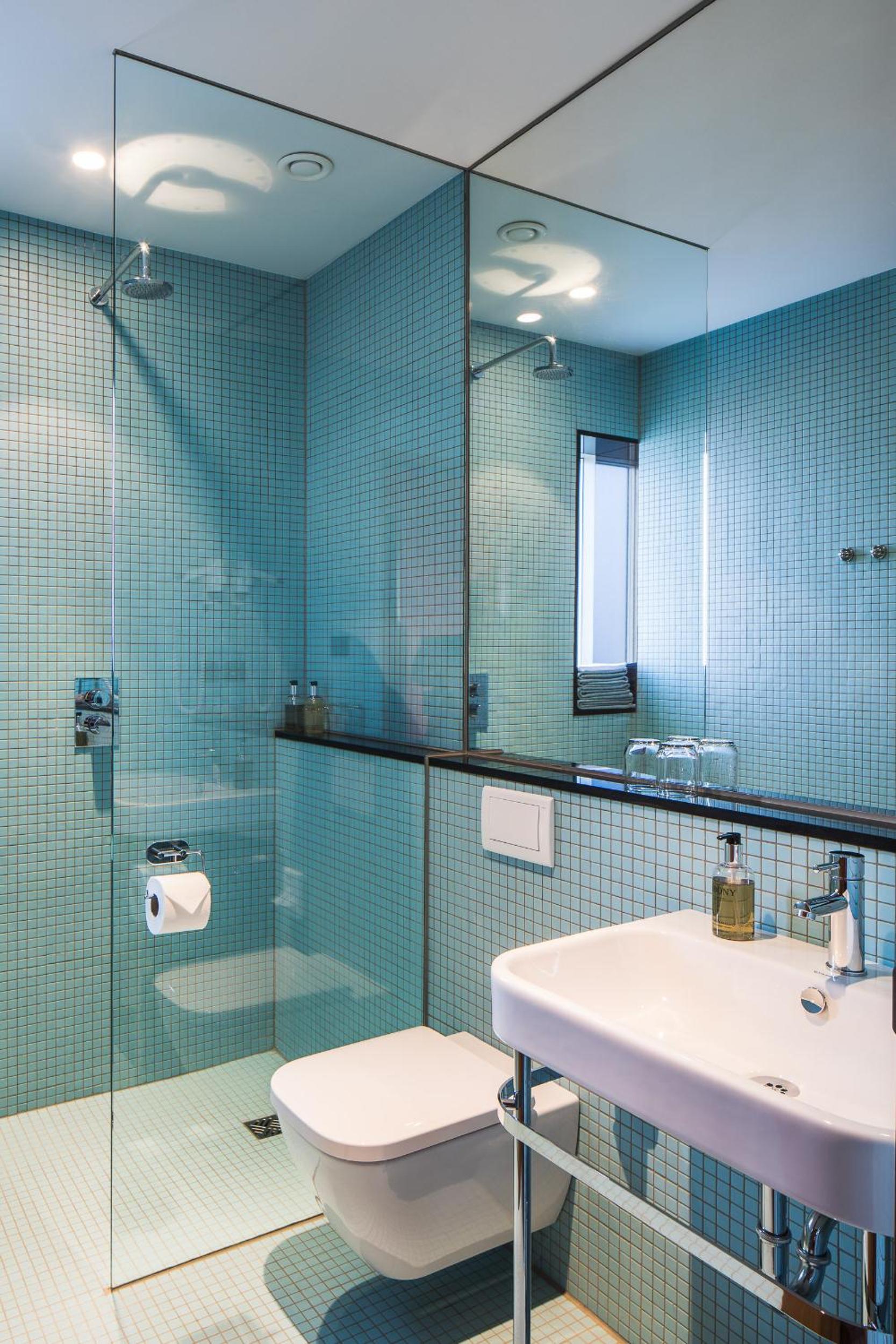 Double Room with Private Bathroom - Photo 3