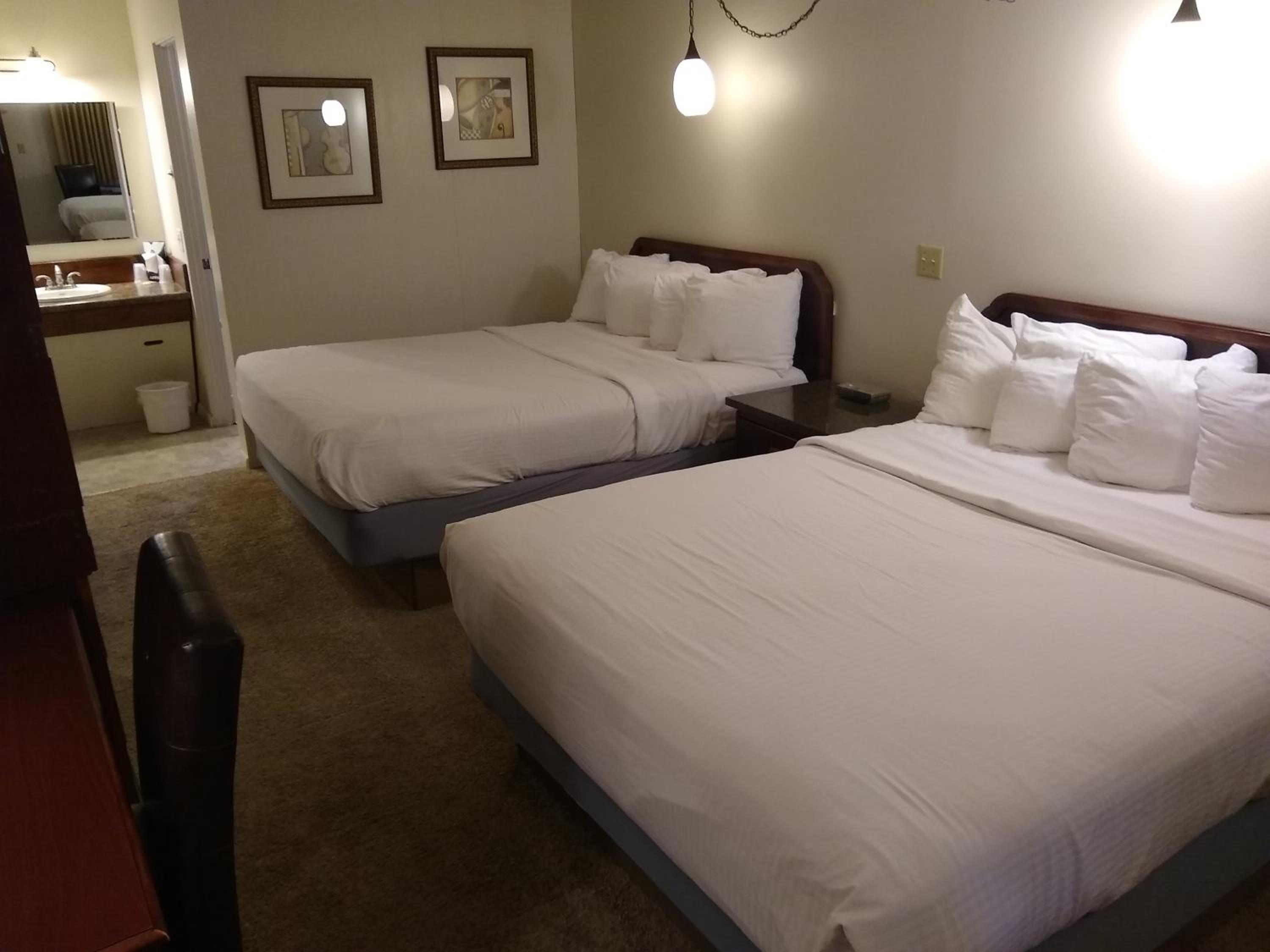 Double Room with Private Bathroom - Photo 1