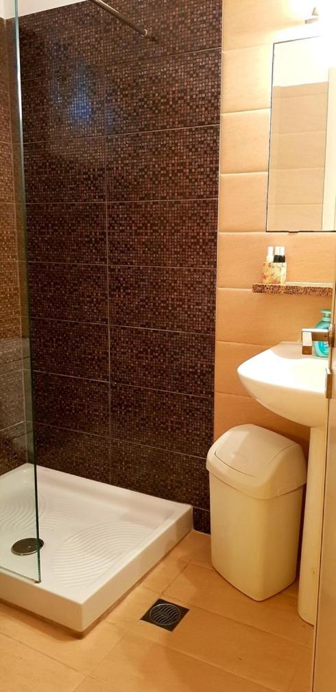 Twin or Double Room - Photo 2