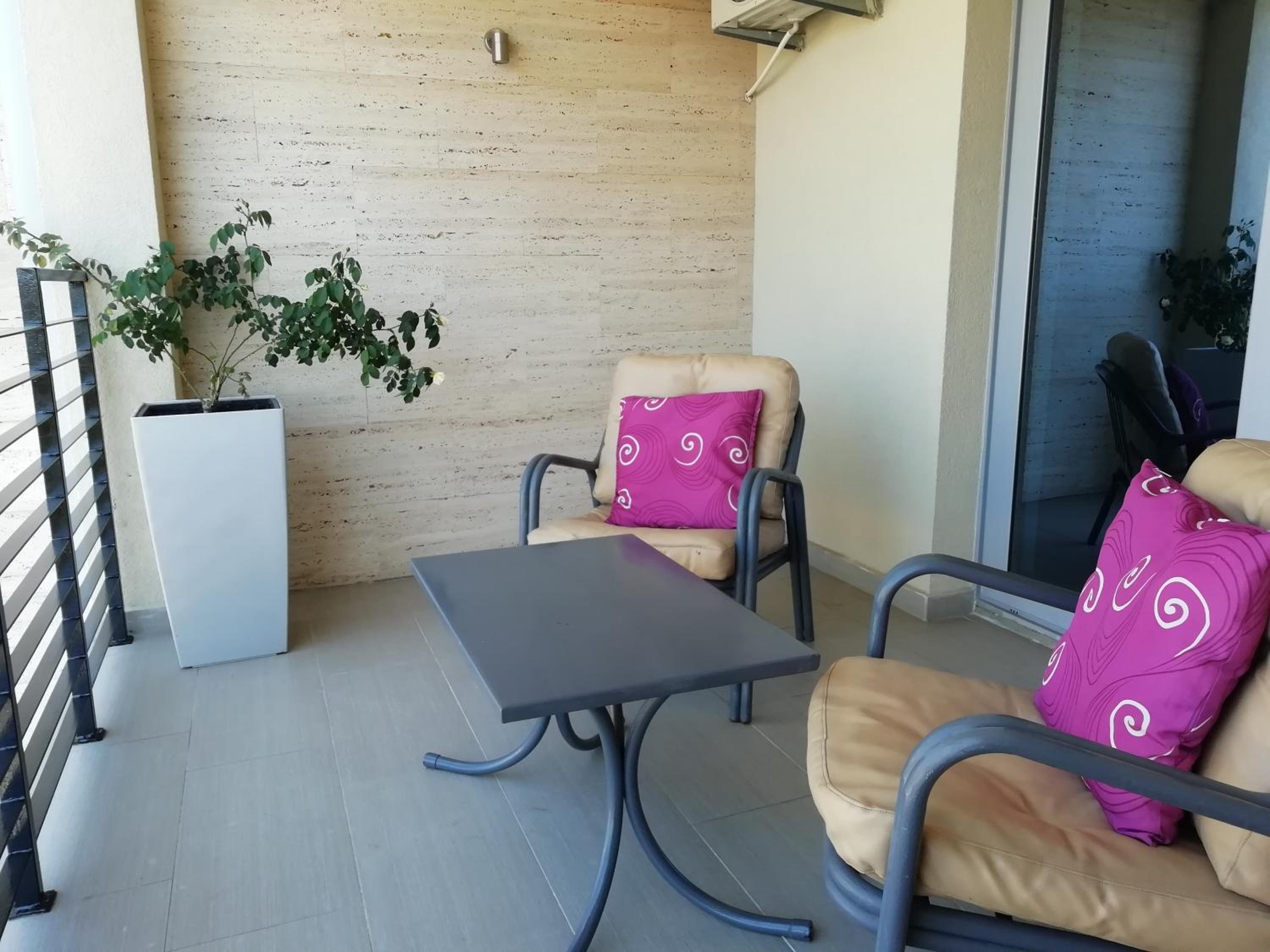 Deluxe Double Room with Balcony - Photo 5