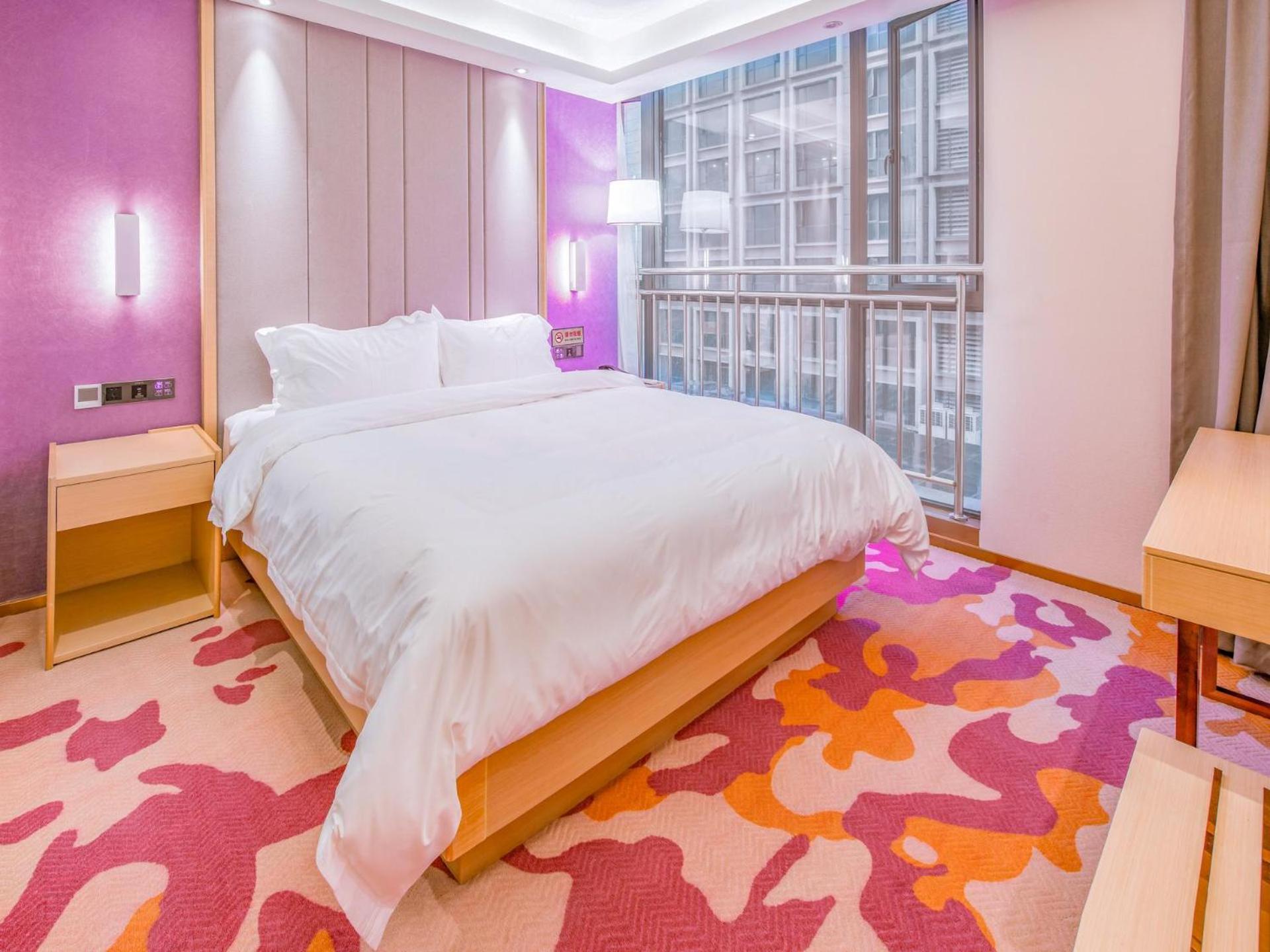 Deluxe King size bed Room