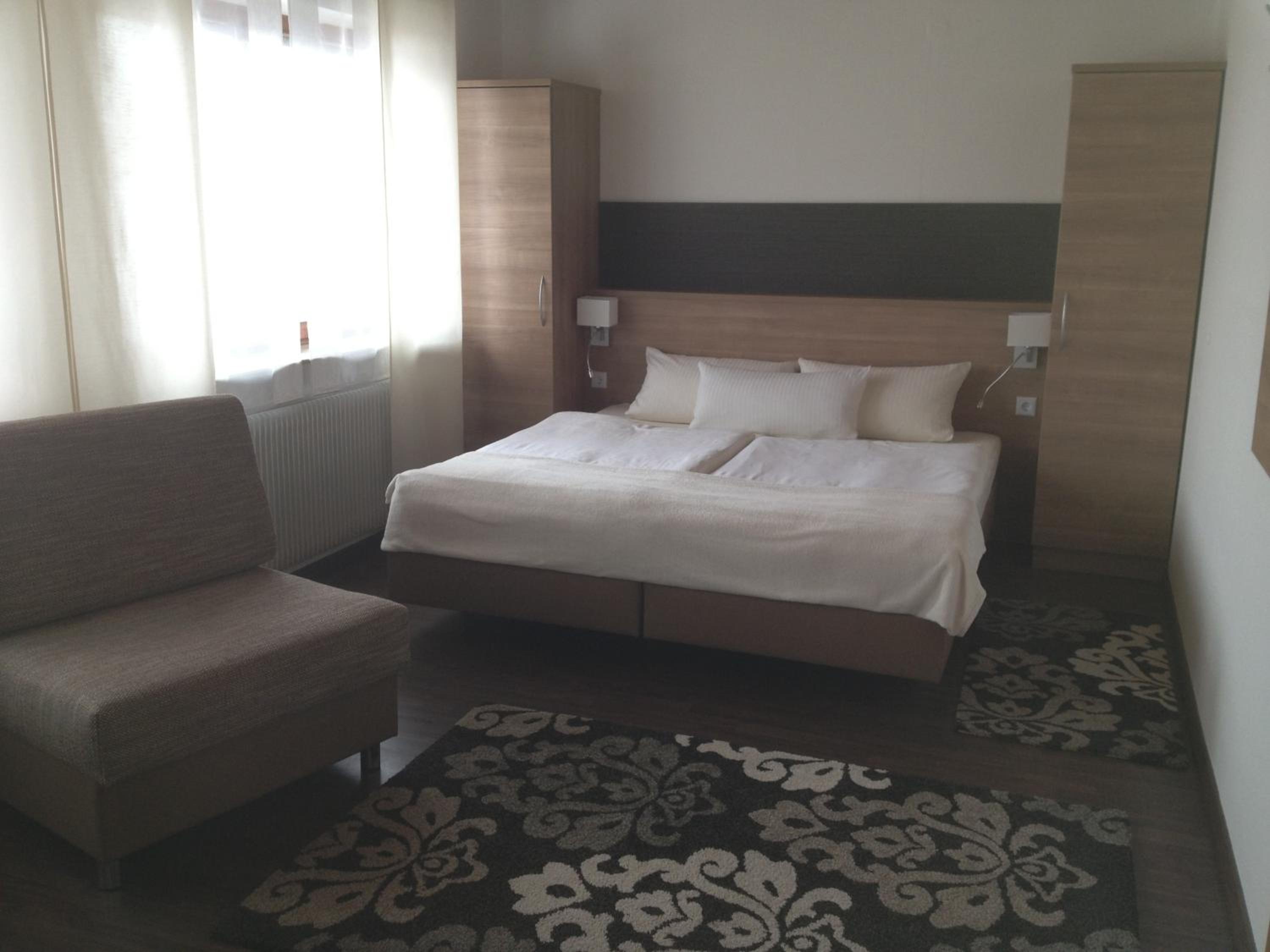 Double Room - Photo 3