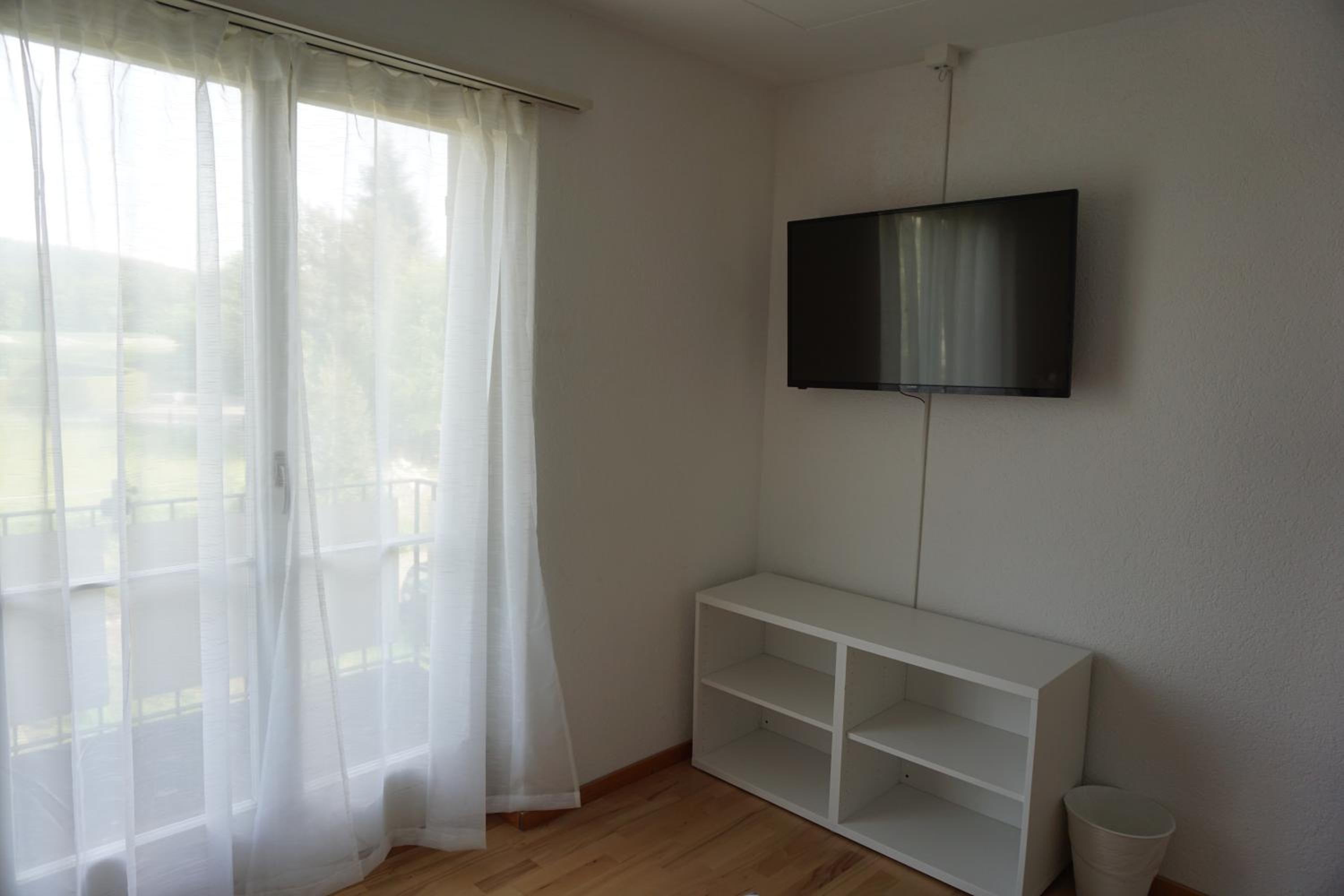 Standard Twin Room with Shared Bathroom photo 3