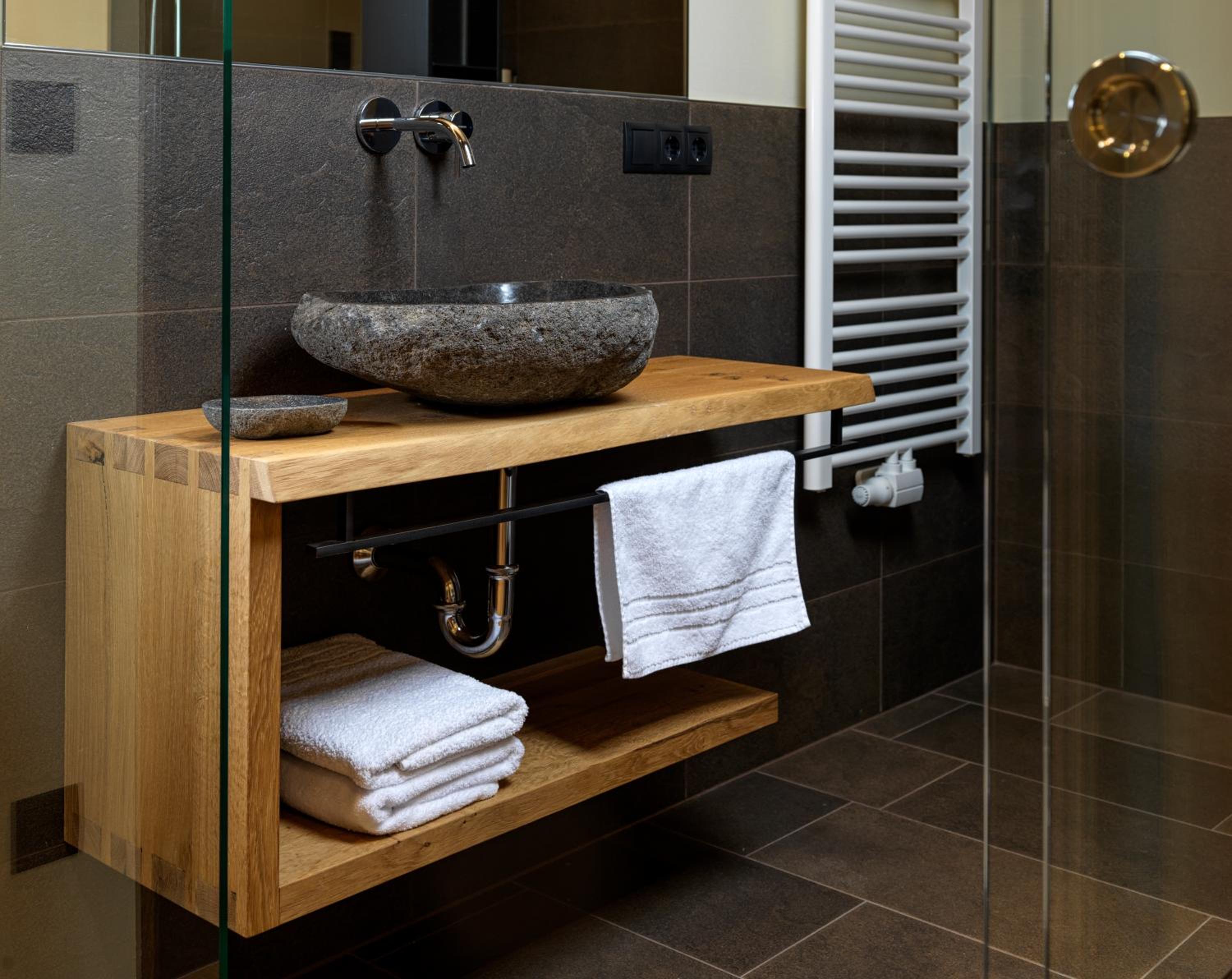 Triple Room - Photo 12