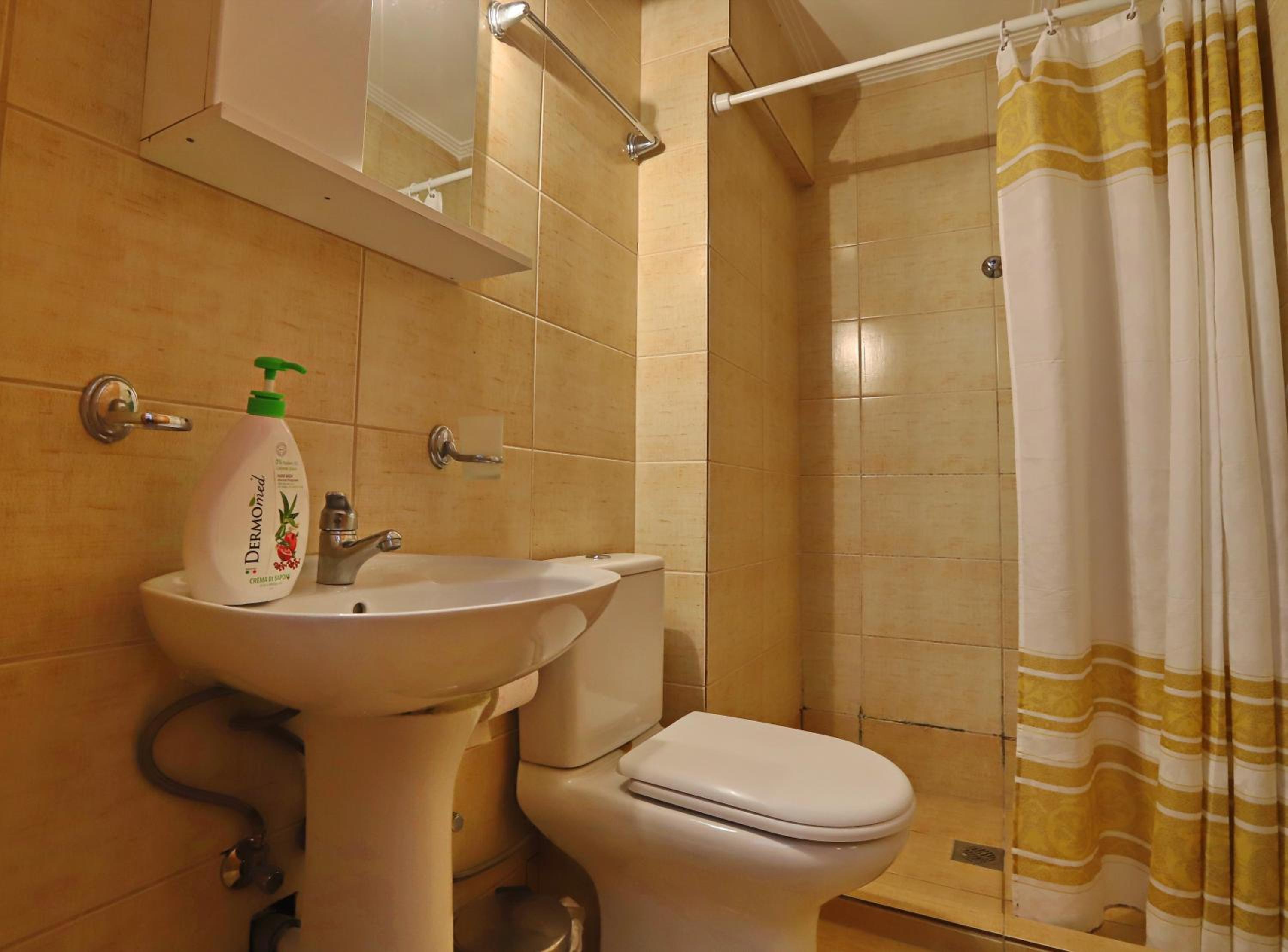 Double Room with Balcony and Sea View - Photo 6
