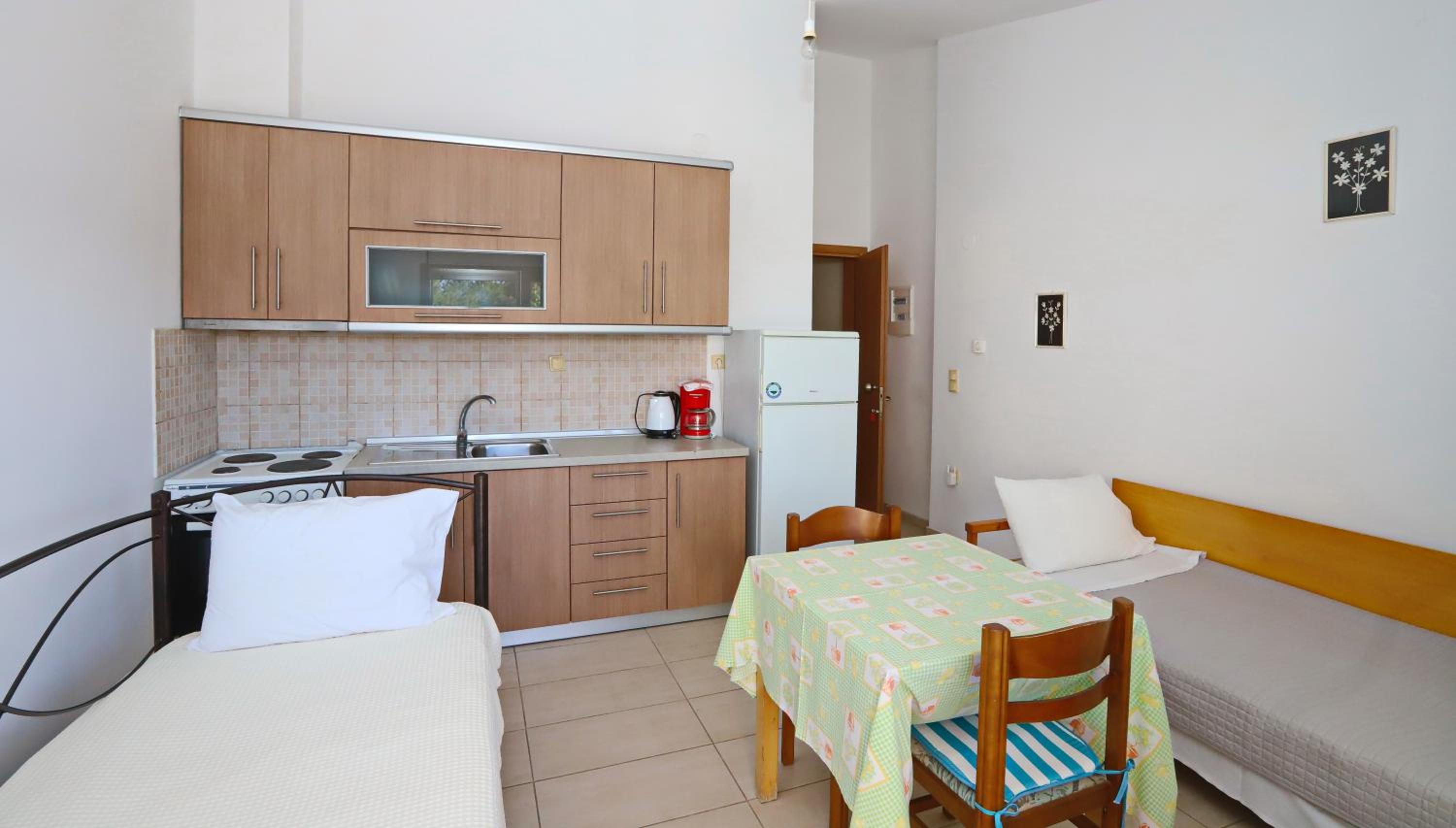 Double Room with Balcony and Sea View - Photo 3