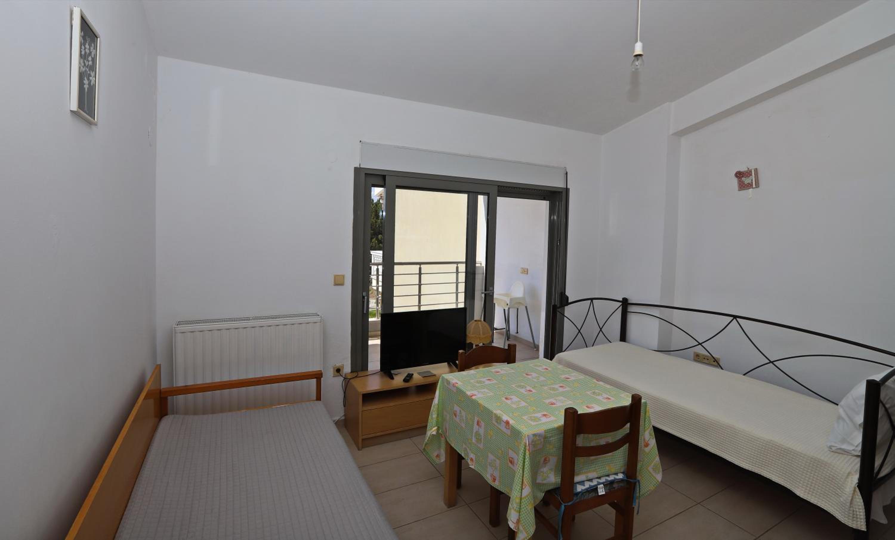 Double Room with Balcony and Sea View - Photo 10