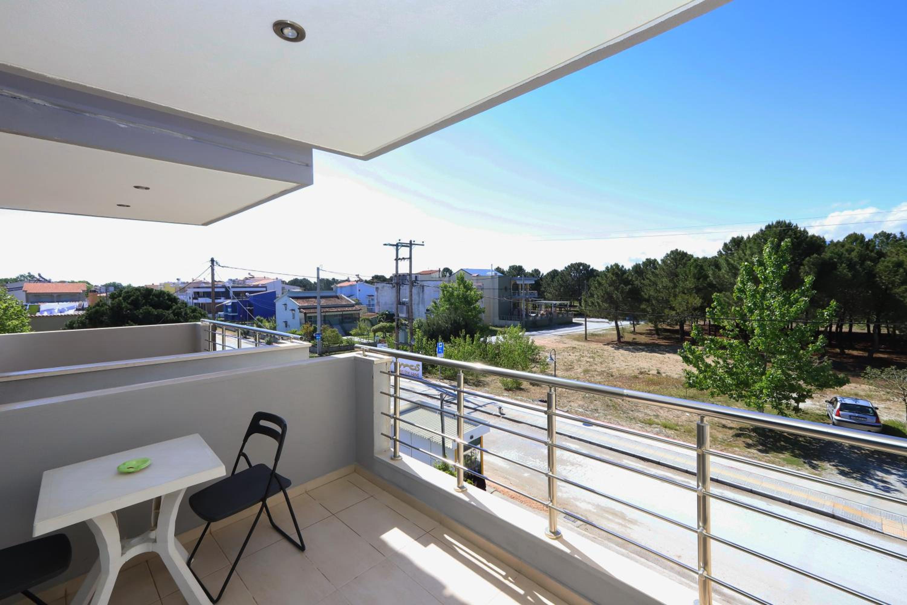 Double Room with Balcony and Sea View - Photo 4