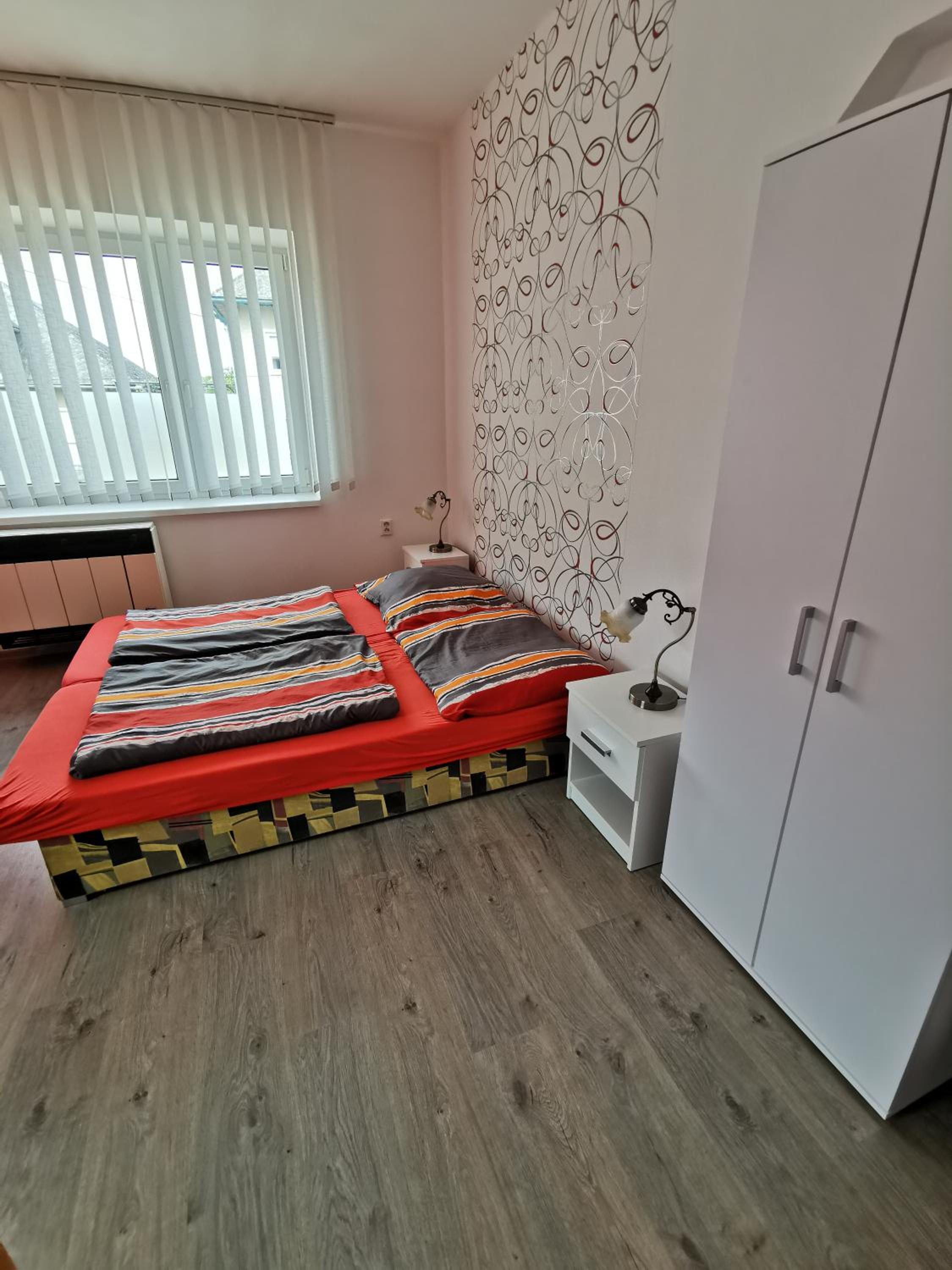 Quadruple Room with Private Bathroom - Photo 13