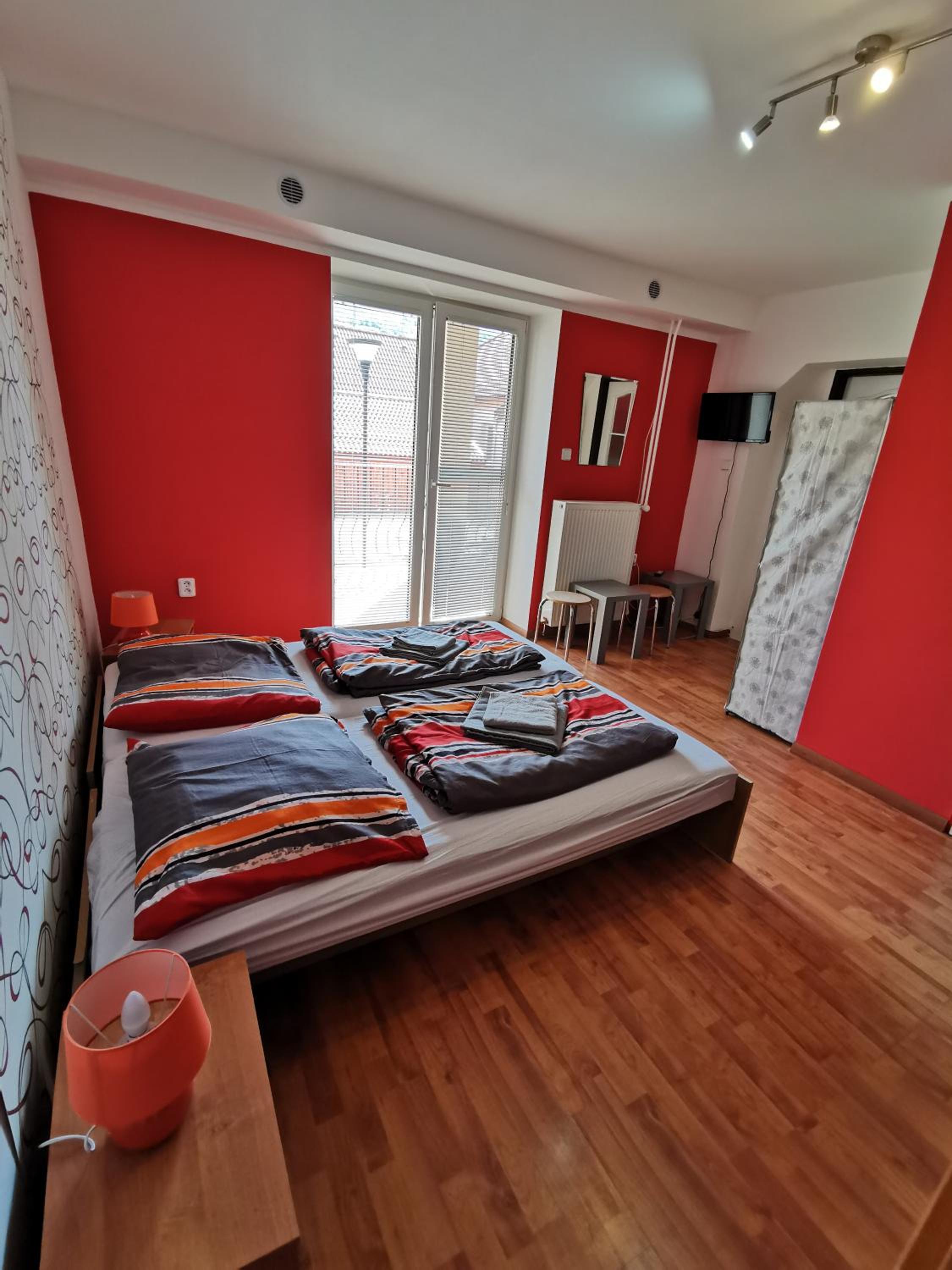 Quadruple Room with Private Bathroom - Photo 3