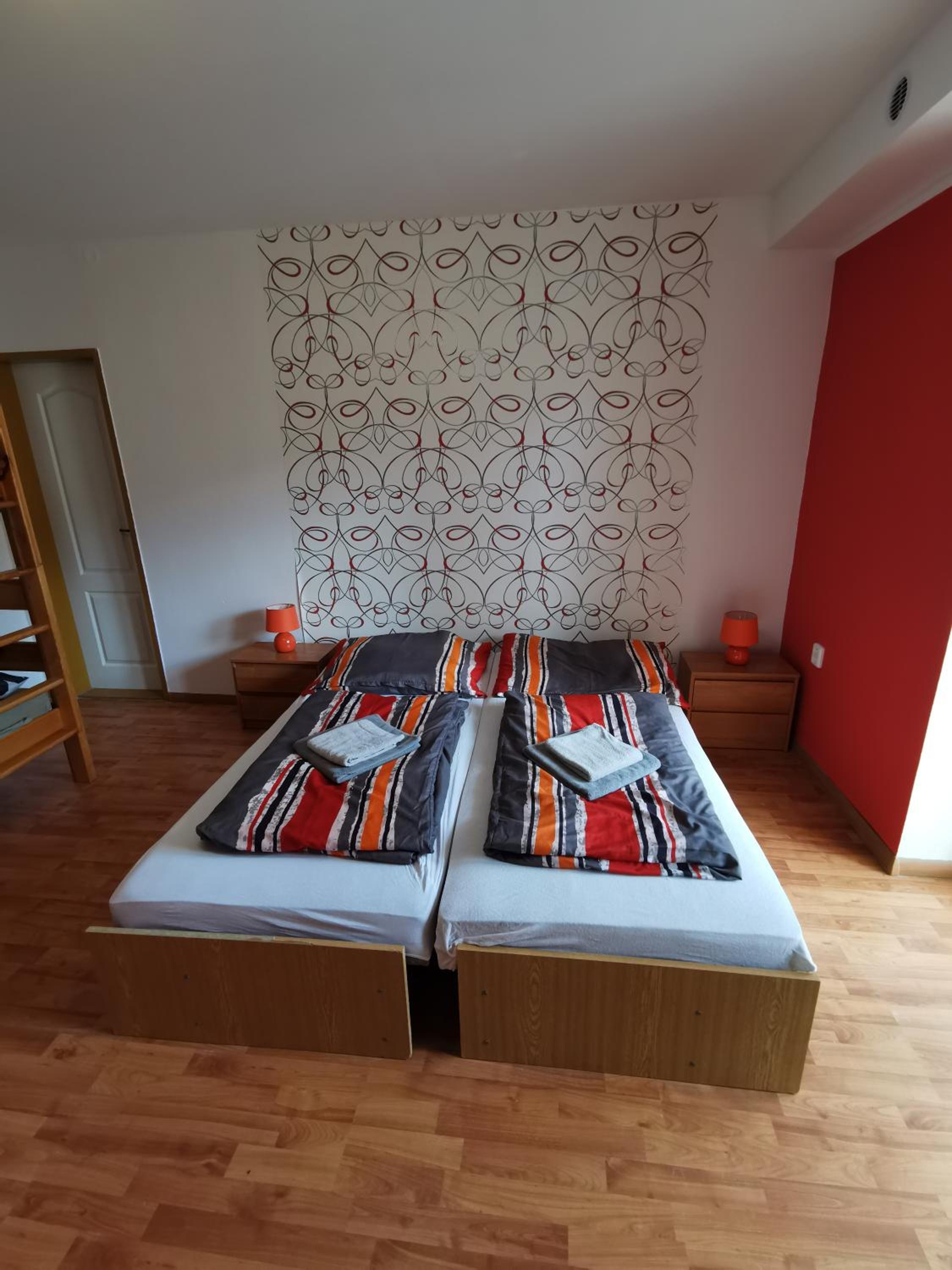 Quadruple Room with Private Bathroom - Photo 4