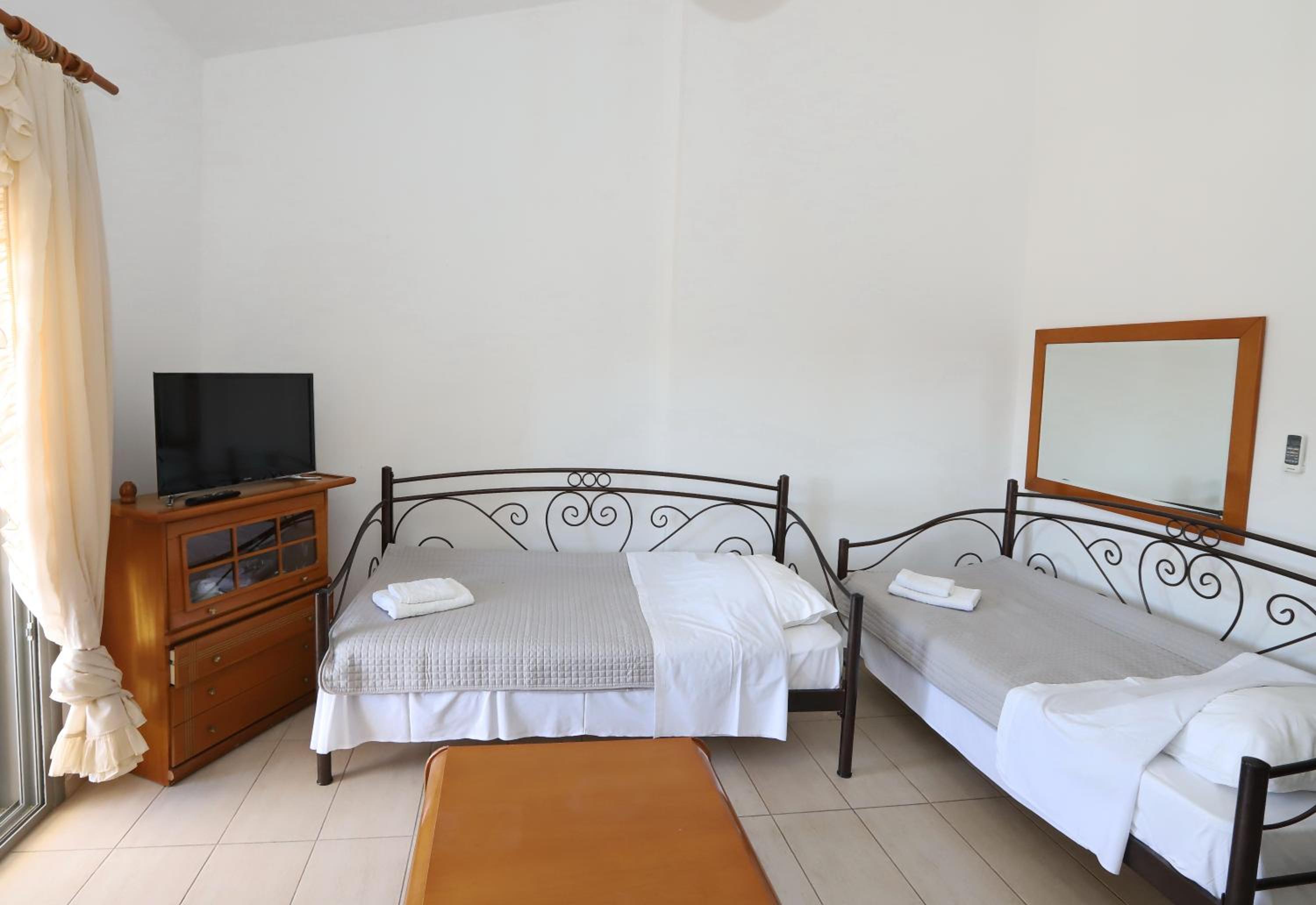 Family Room with Sea View - Photo 17