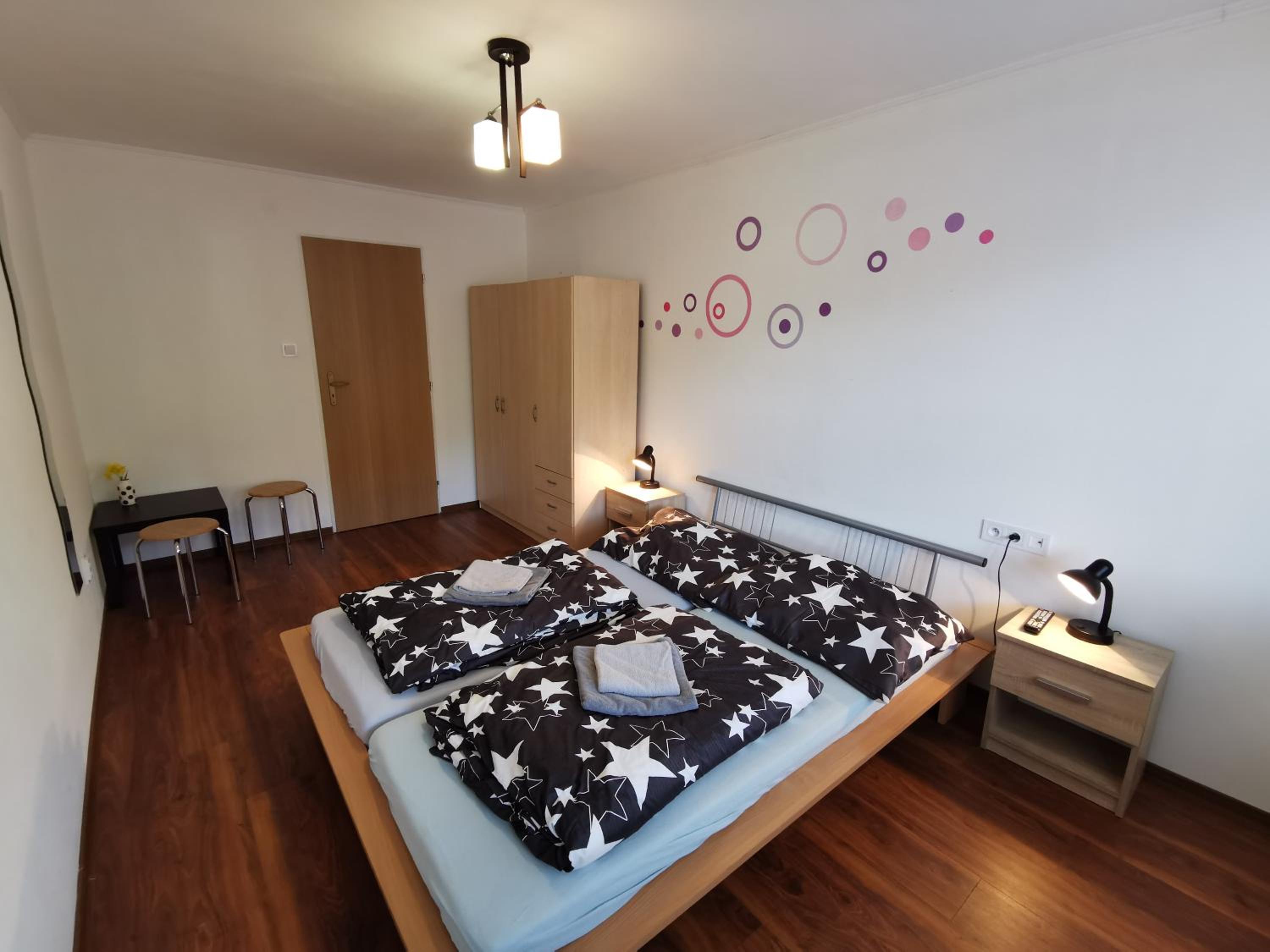 Classic Double Room with Shower - Photo 2