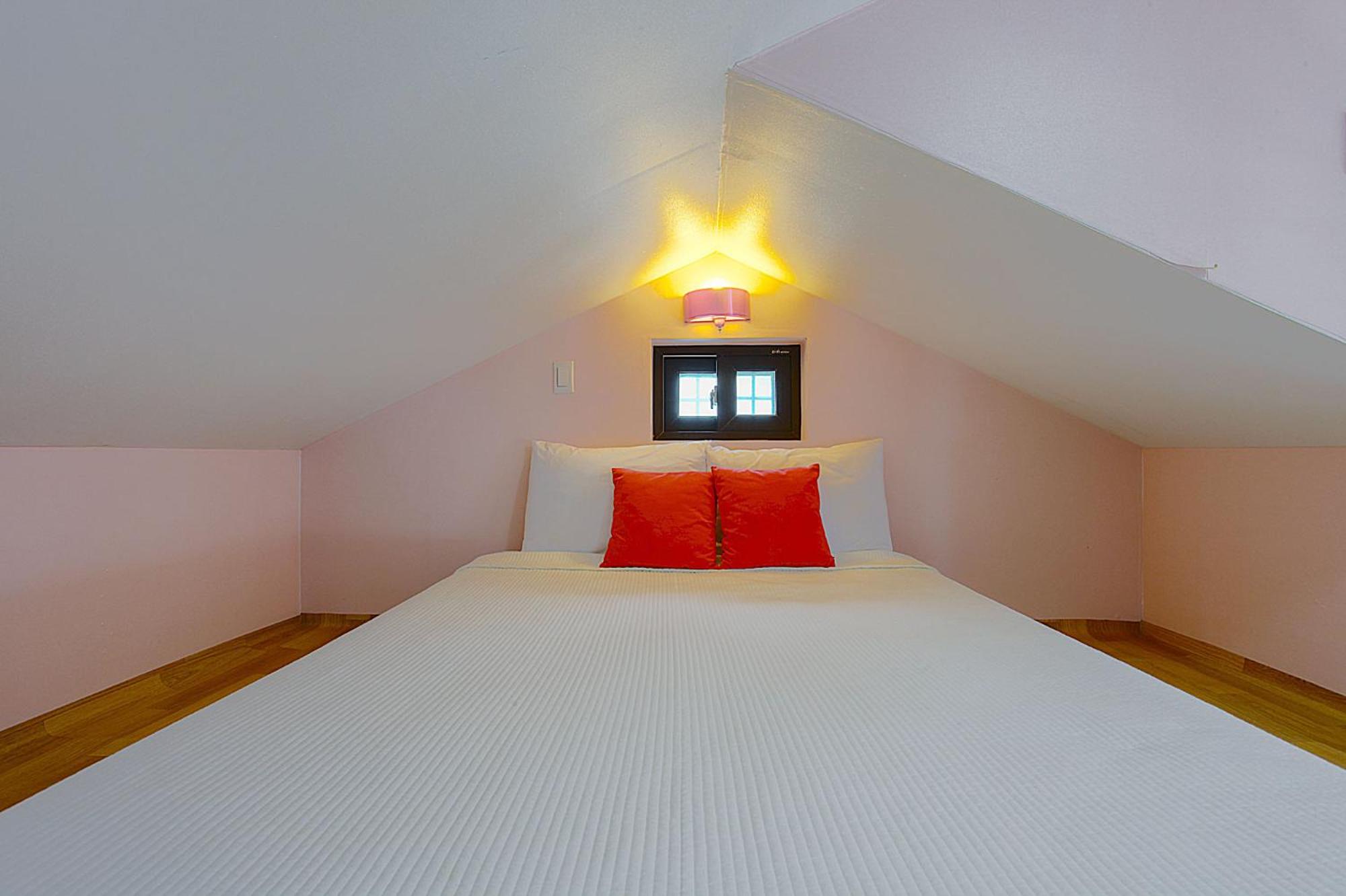 Two-Bedroom House photo 3