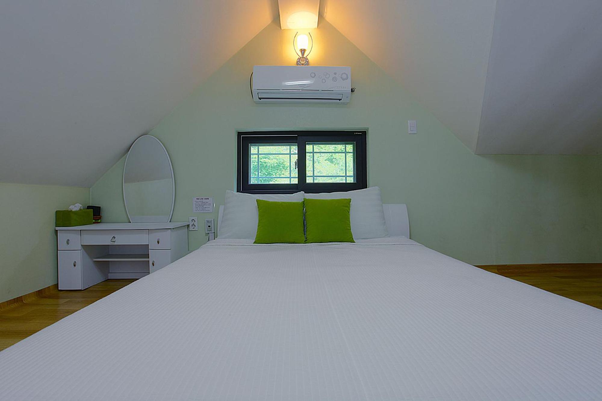 Two-Bedroom House photo 3