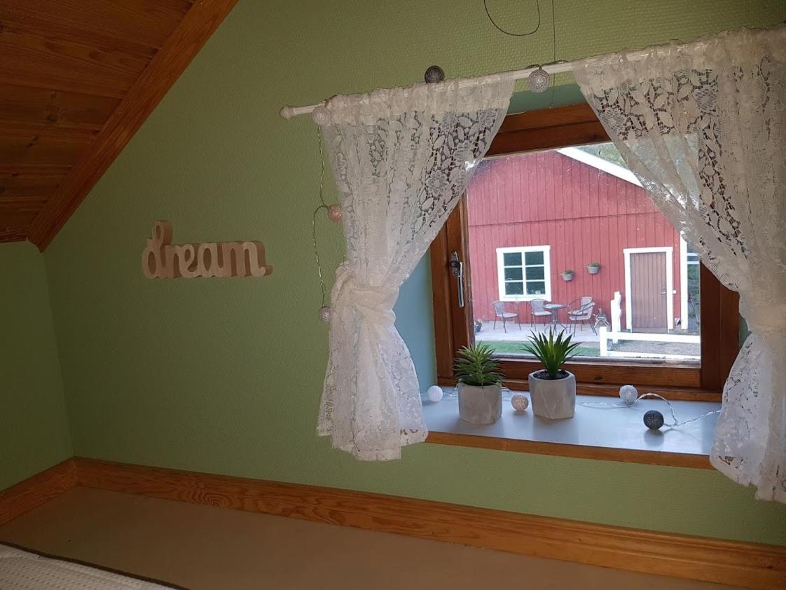 Two-Bedroom House - Photo 12
