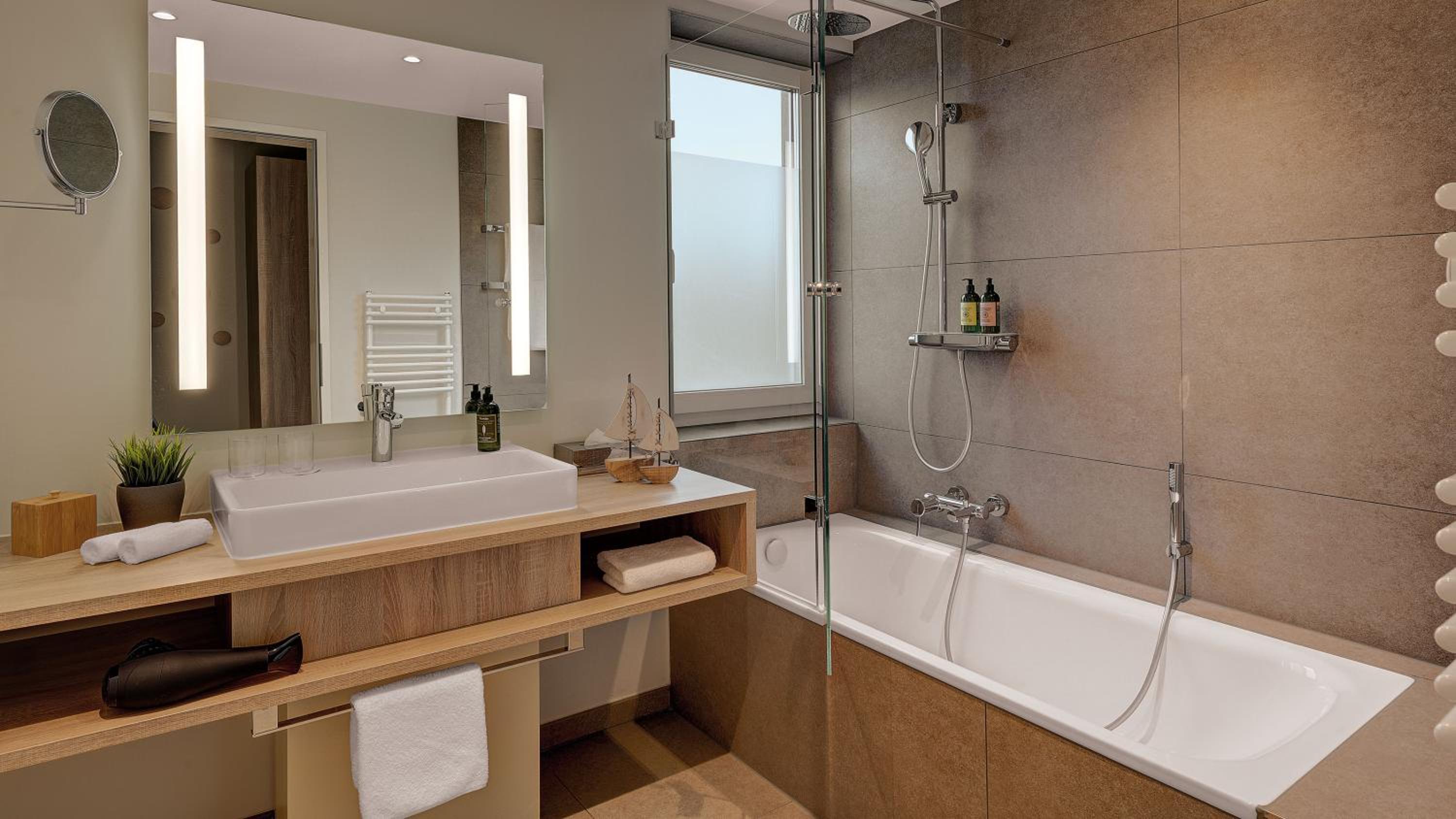 Deluxe Double Room with Balcony or Terrace - Photo 2