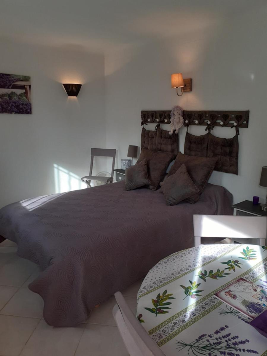 One-Bedroom House photo 1
