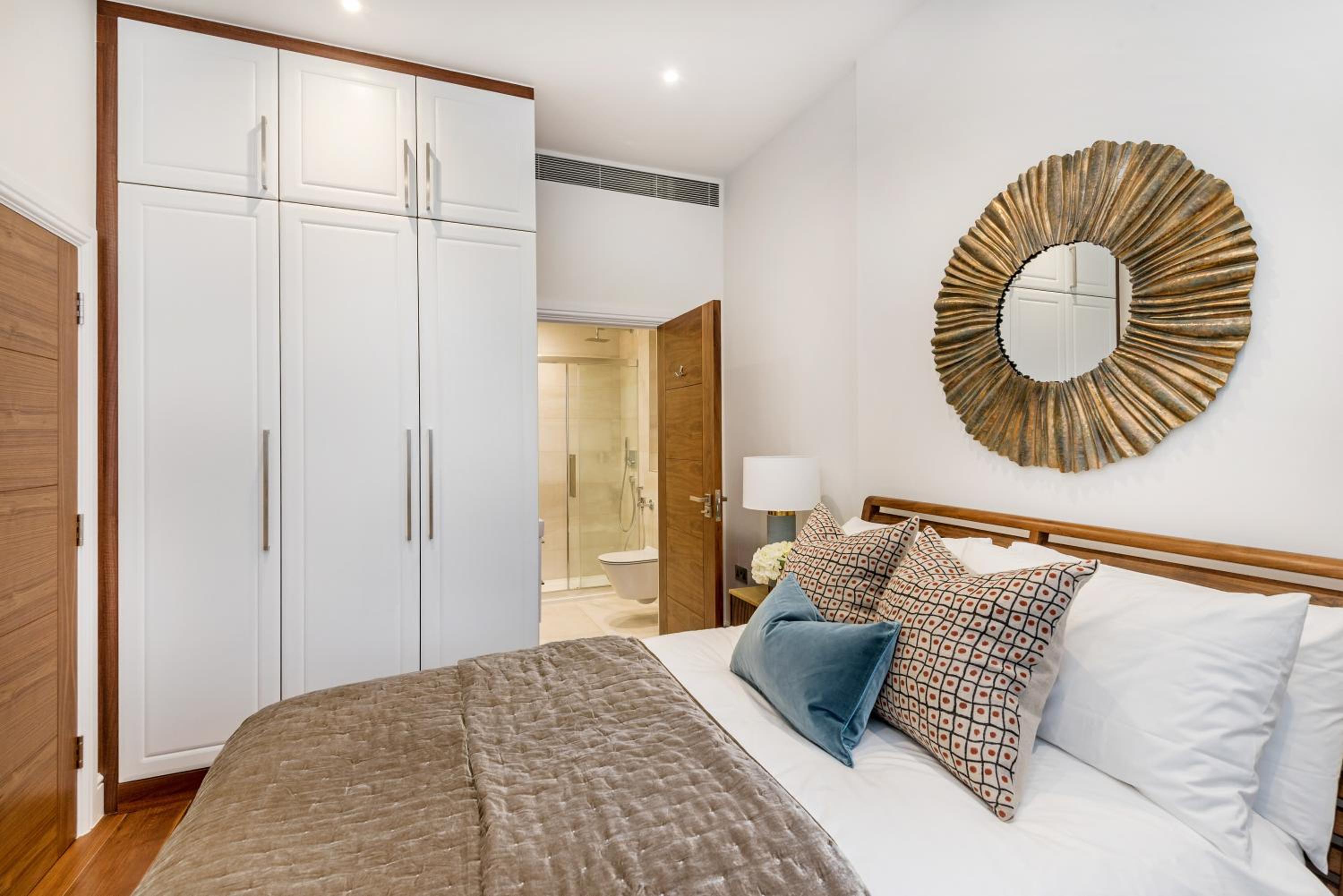 The Serpentine Apartment photo 3