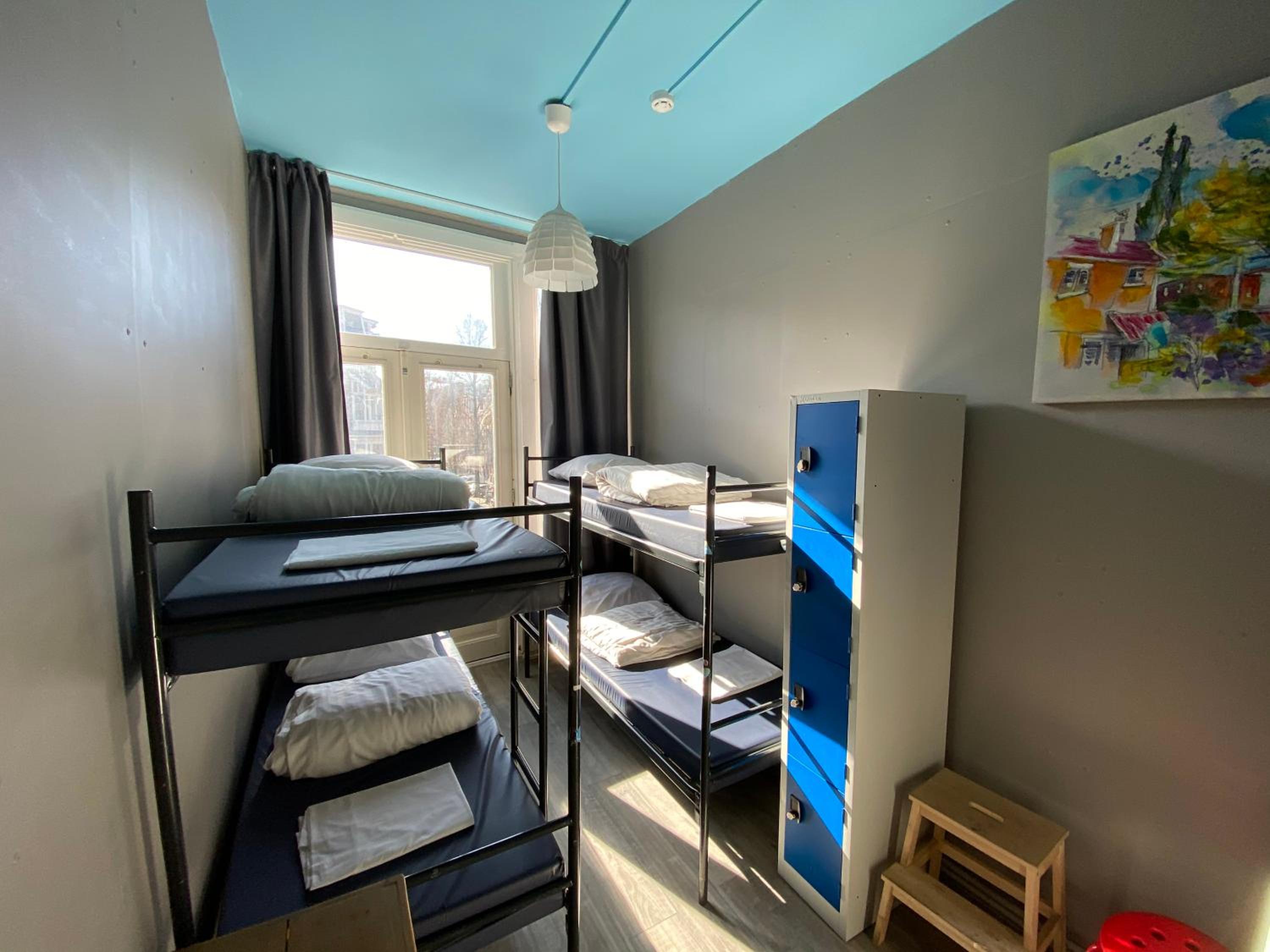 Bed in 4-Bed Female Dormitory Room photo 3