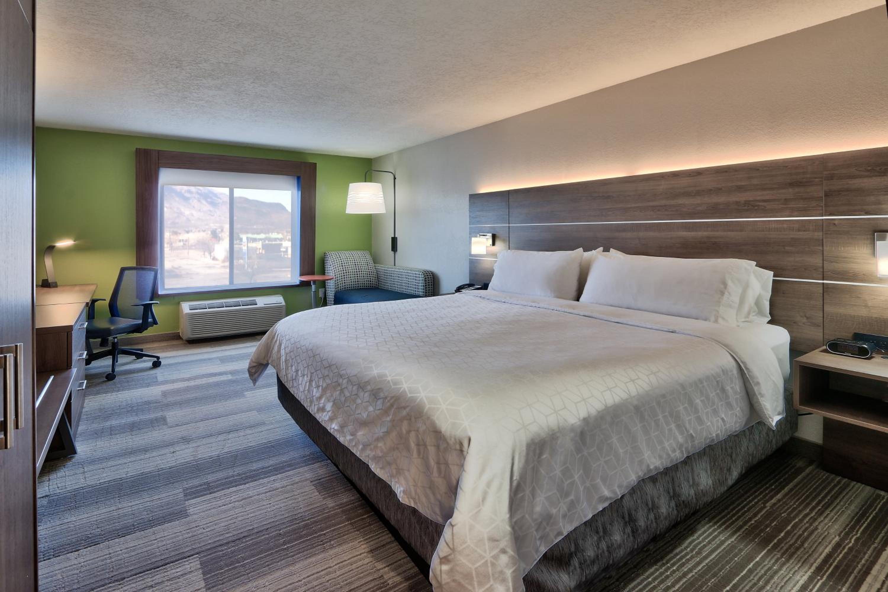 Standard King Room - Photo 1
