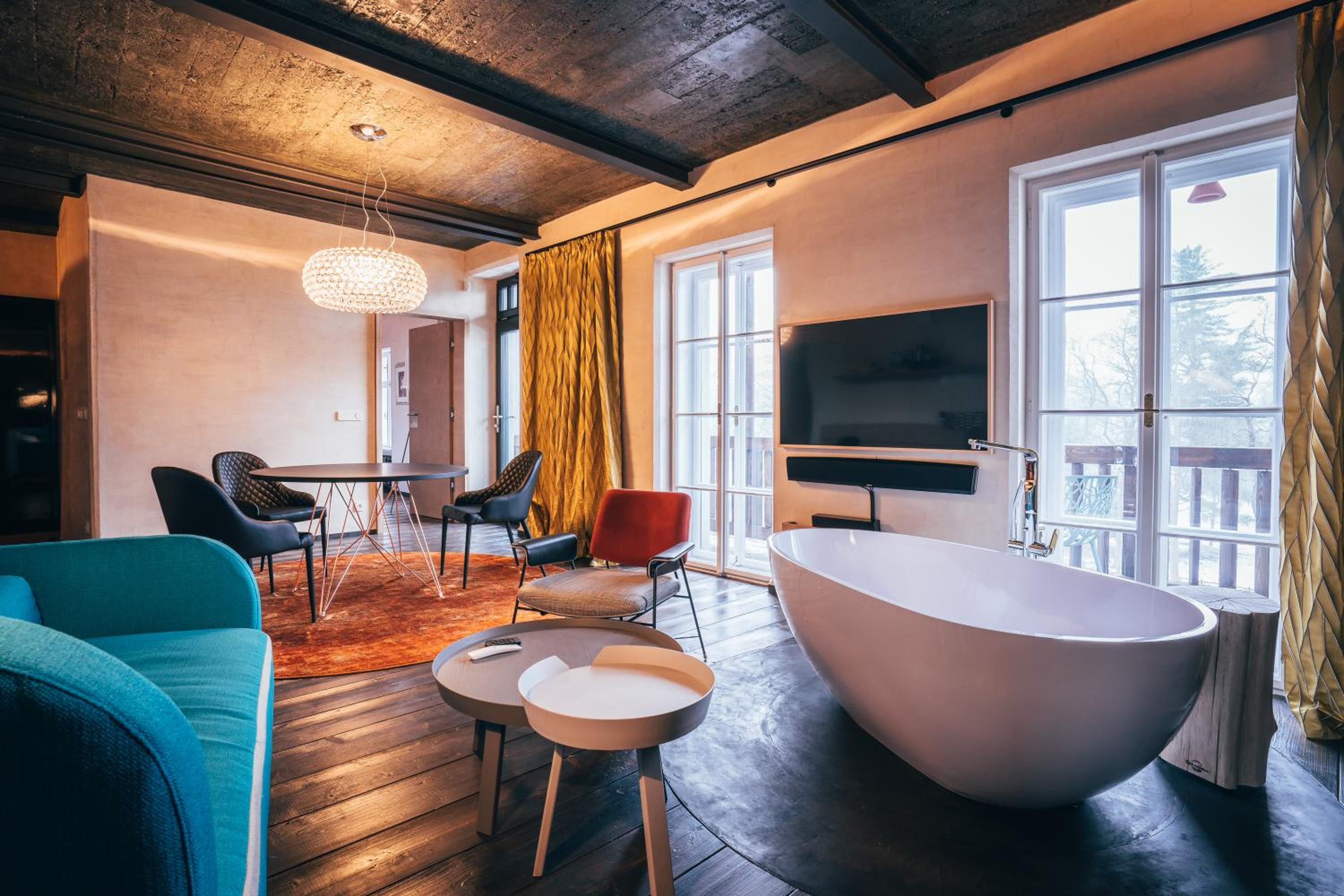 One-Bedroom Apartment - Photo 6