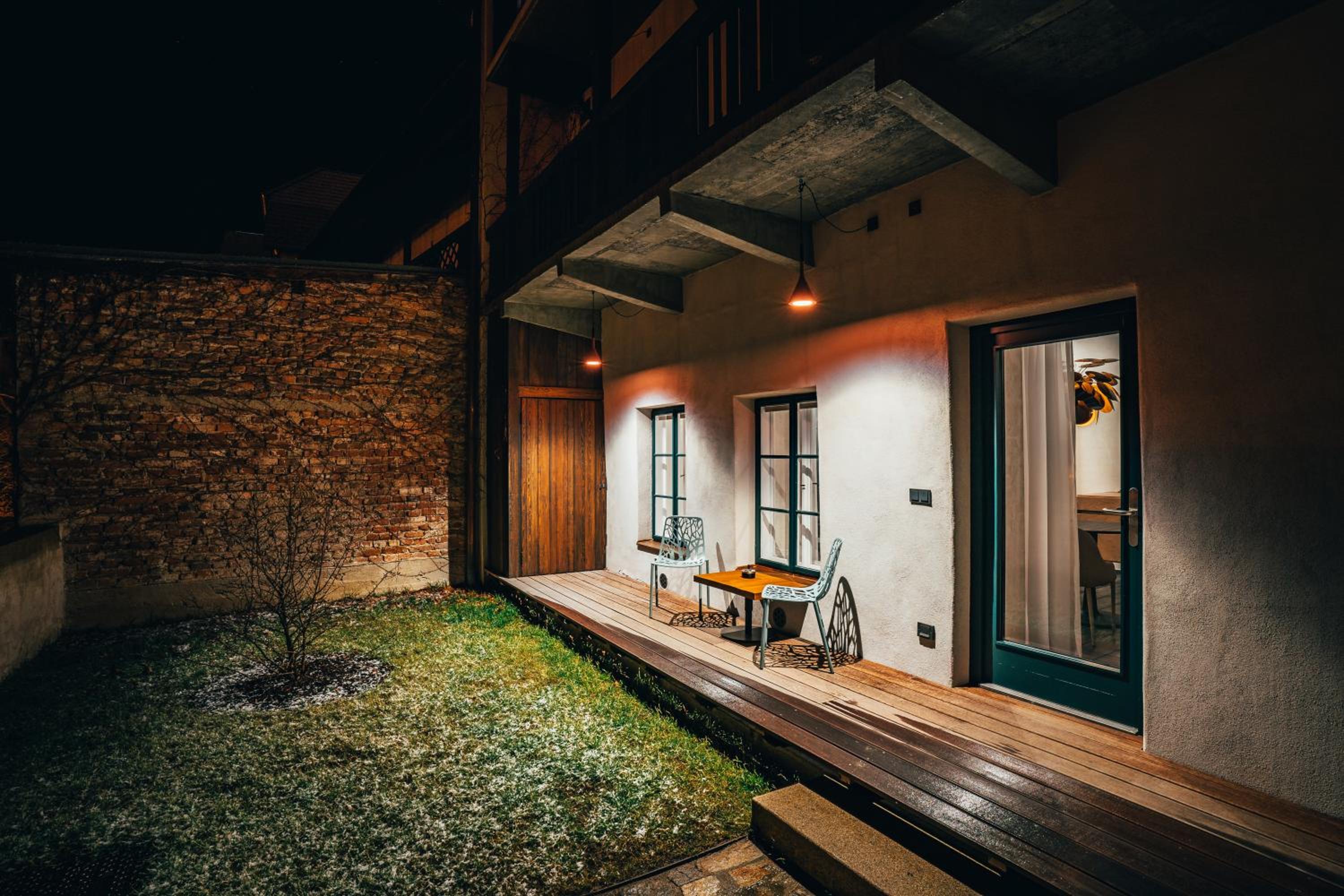 Apartment with Terrace - Photo 3