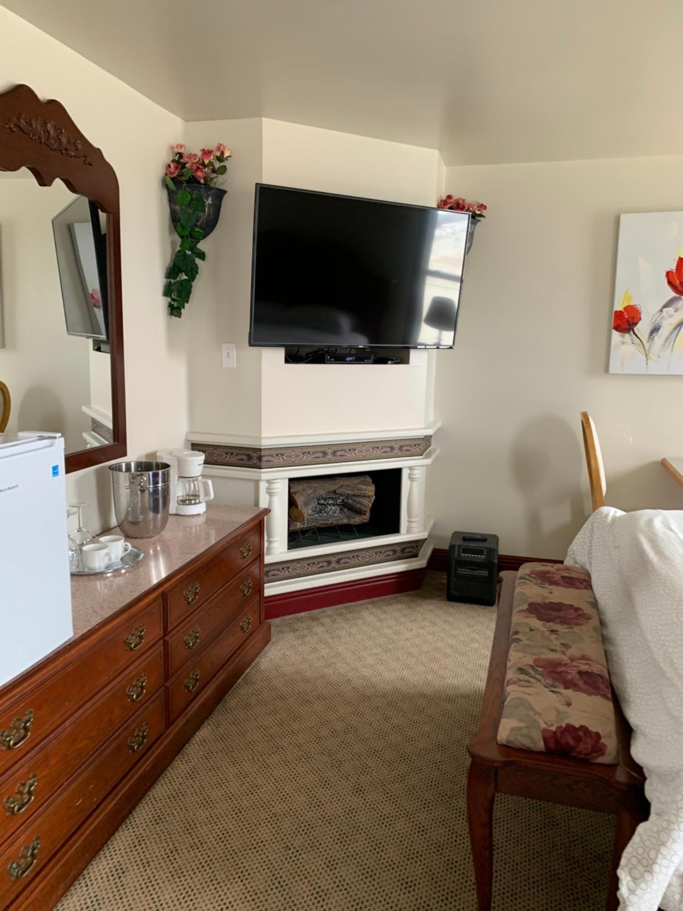 Queen Room - Photo 16