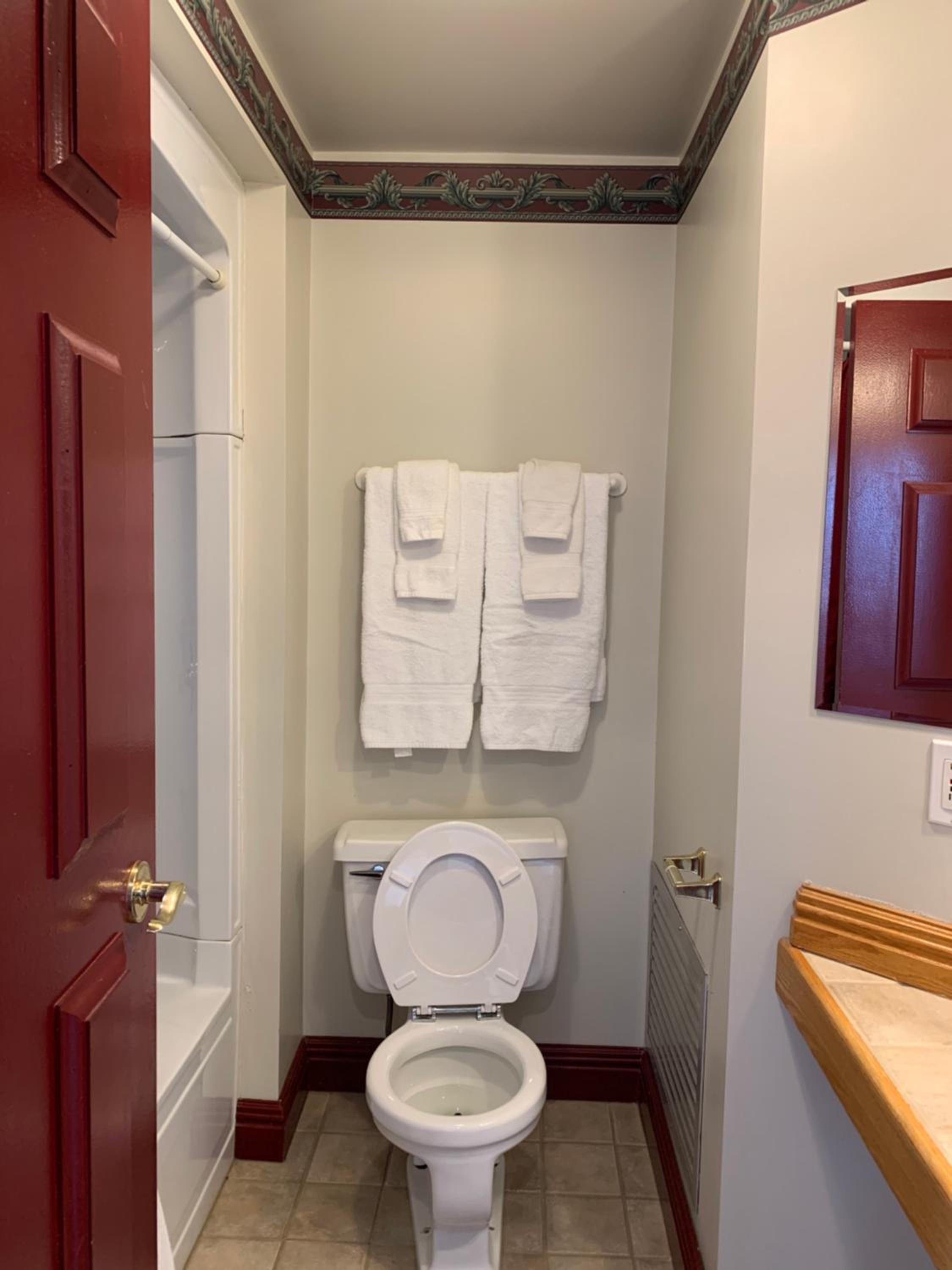 Superior Queen Room with Two Queen Beds - Photo 6