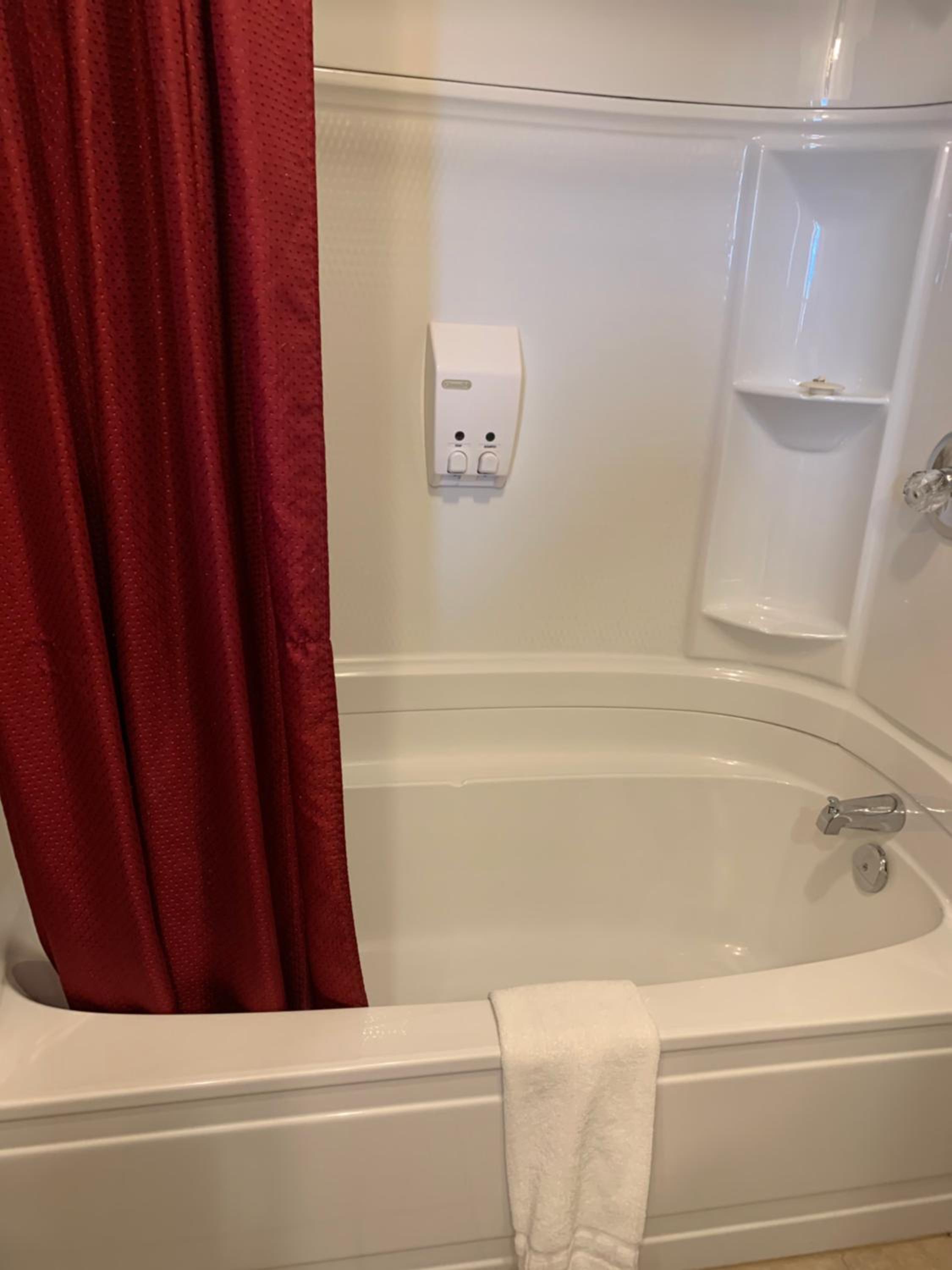 Double Room with Two Queen Beds - Photo 8
