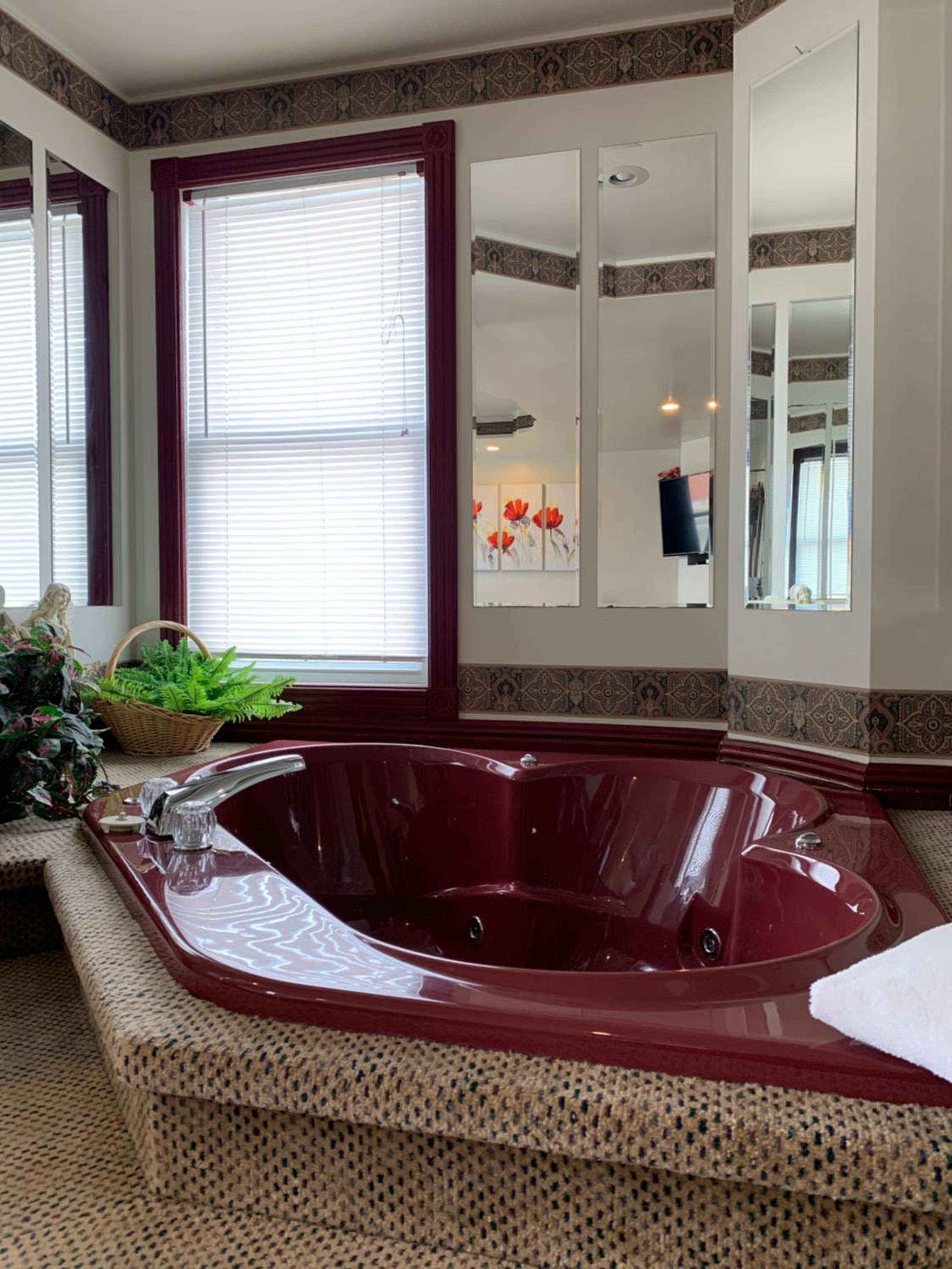 Queen Room with Spa Bath - Photo 21