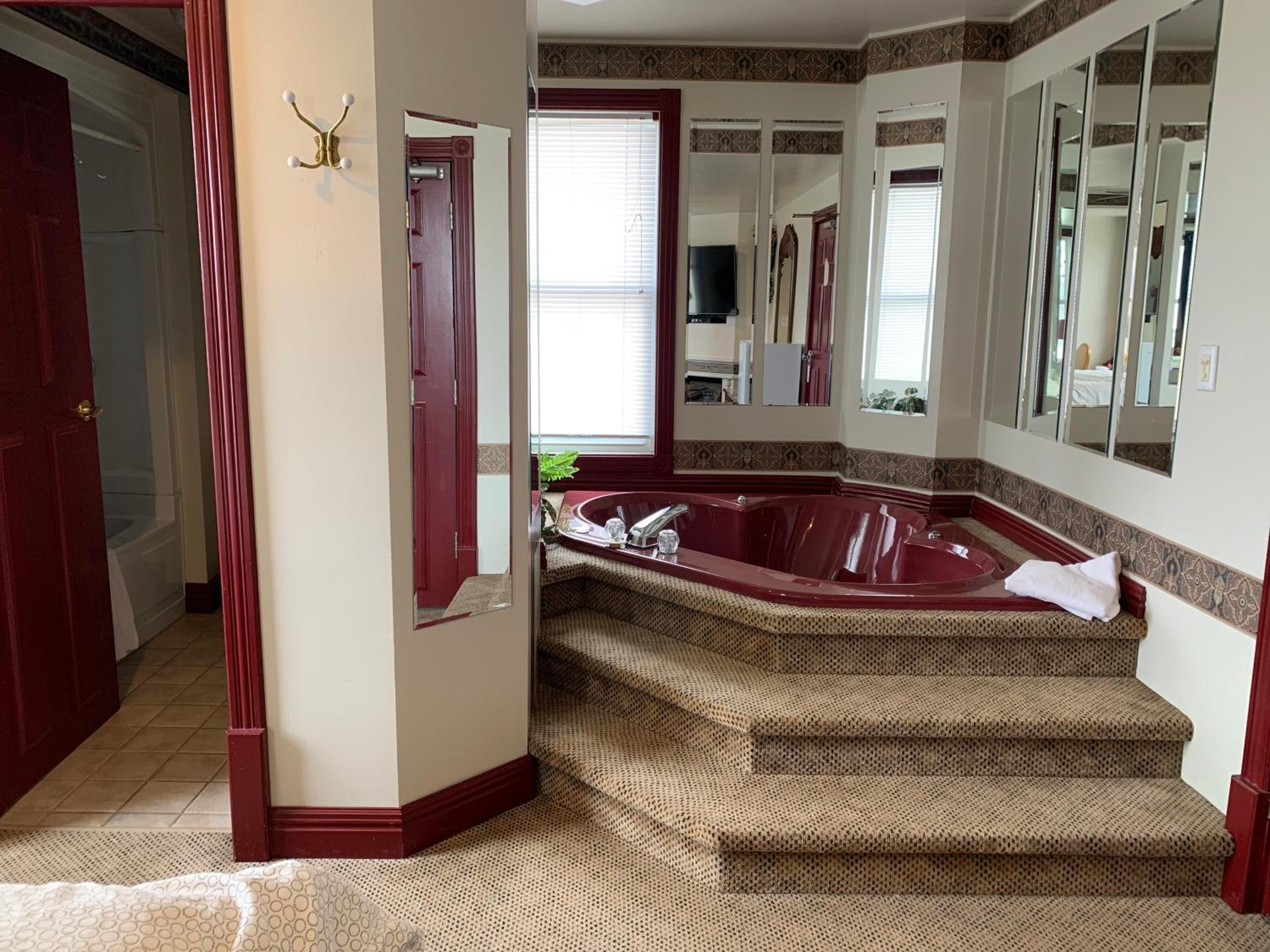Queen Room with Spa Bath - Photo 23