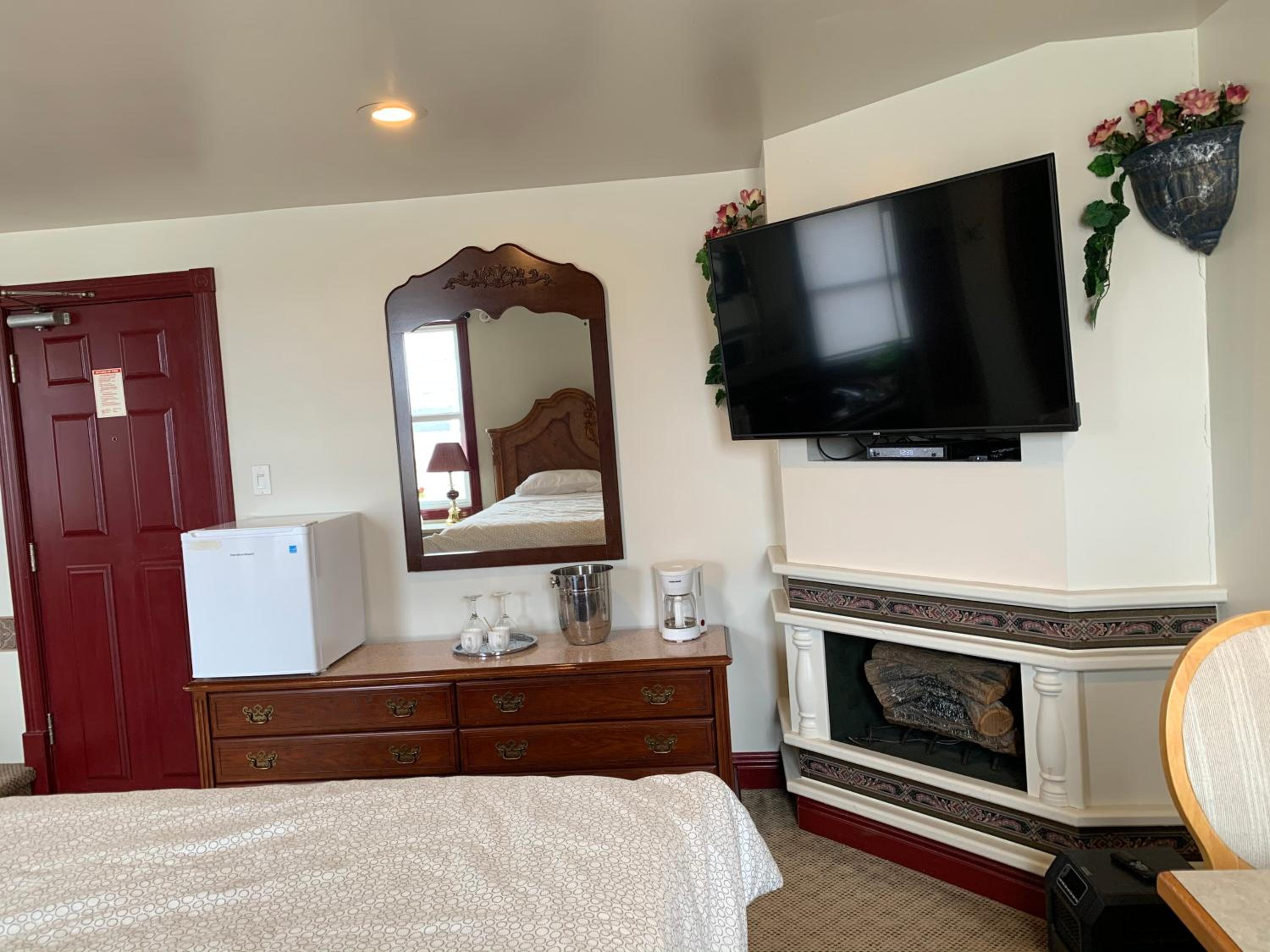 Queen Room with Spa Bath - Photo 8