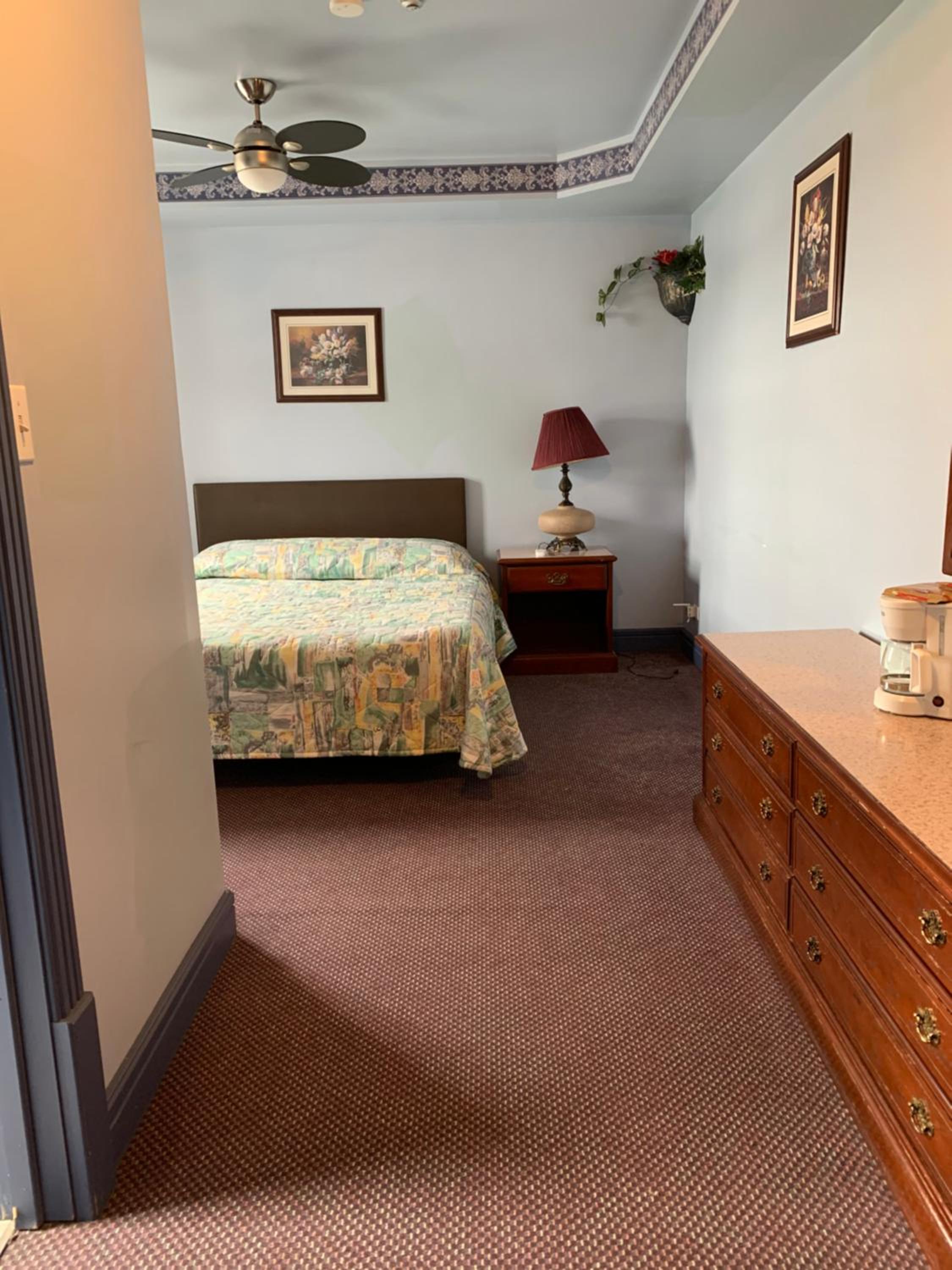 Queen Room - Photo 30