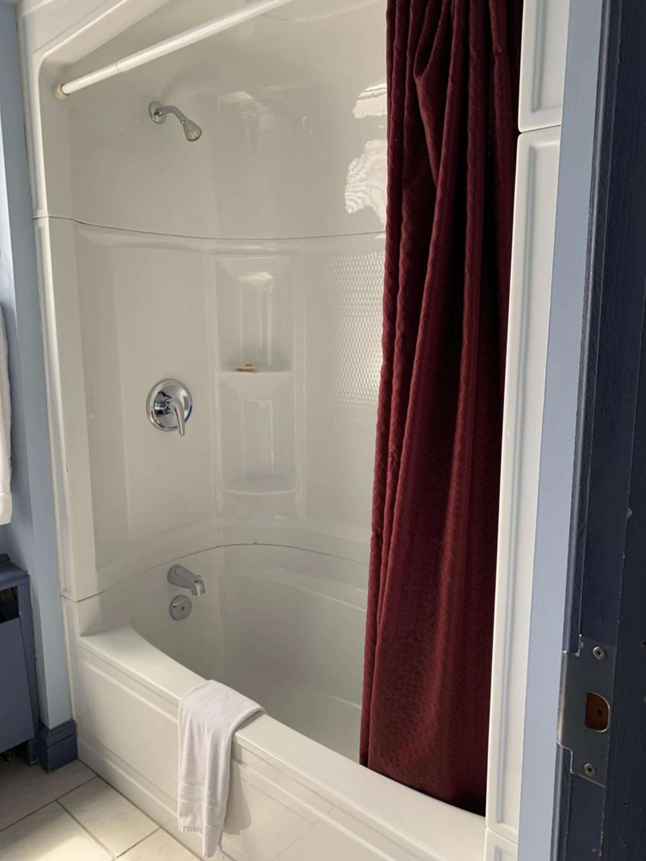 Double Room with Two Queen Beds - Photo 4