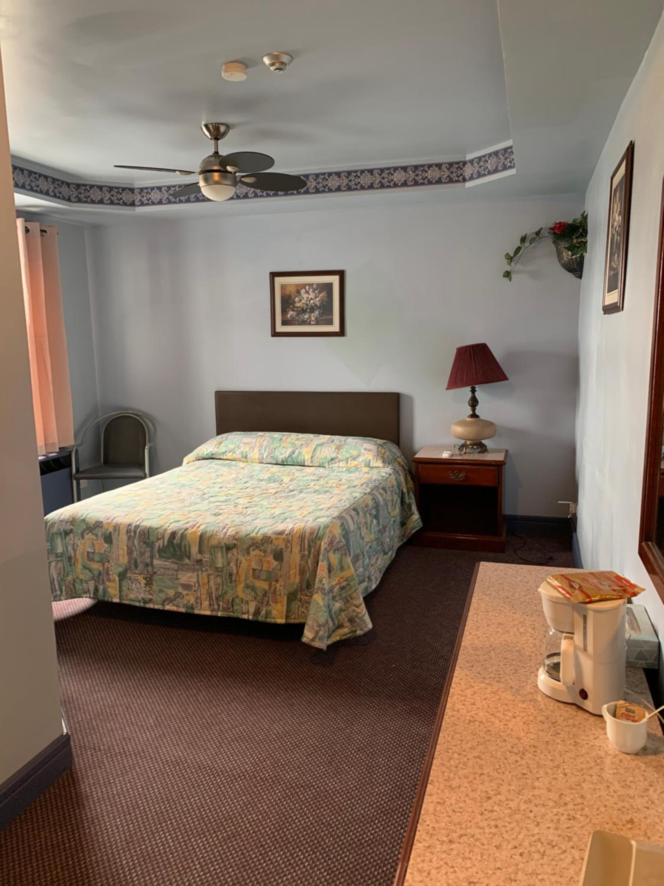 Queen Room - Photo 26
