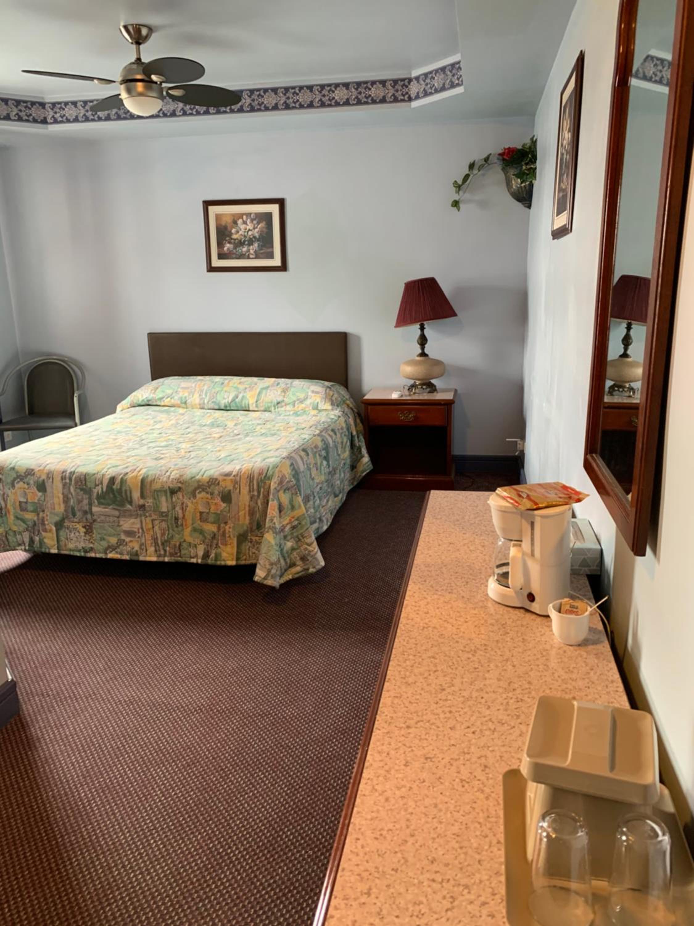 Queen Room - Photo 25