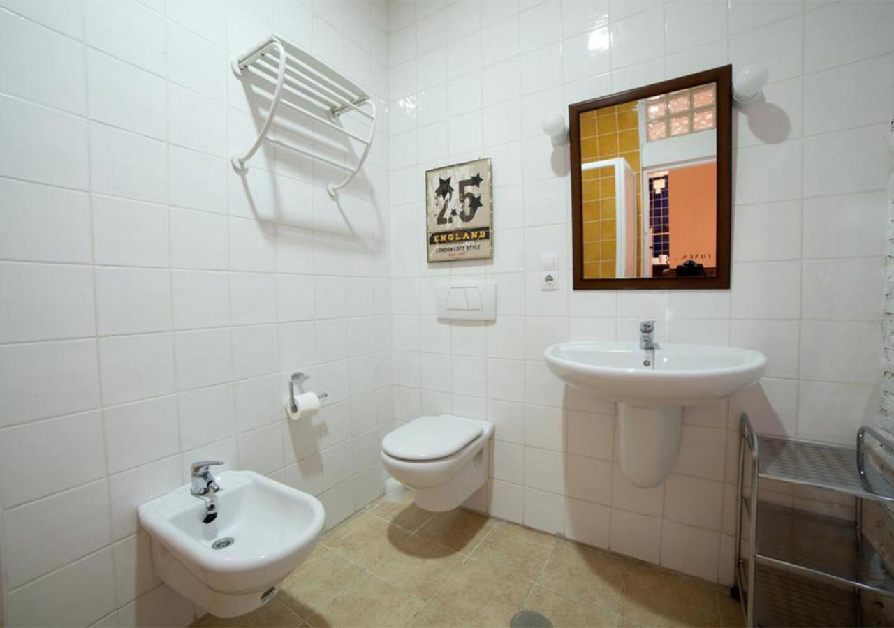 One-Bedroom Apartment - Photo 10