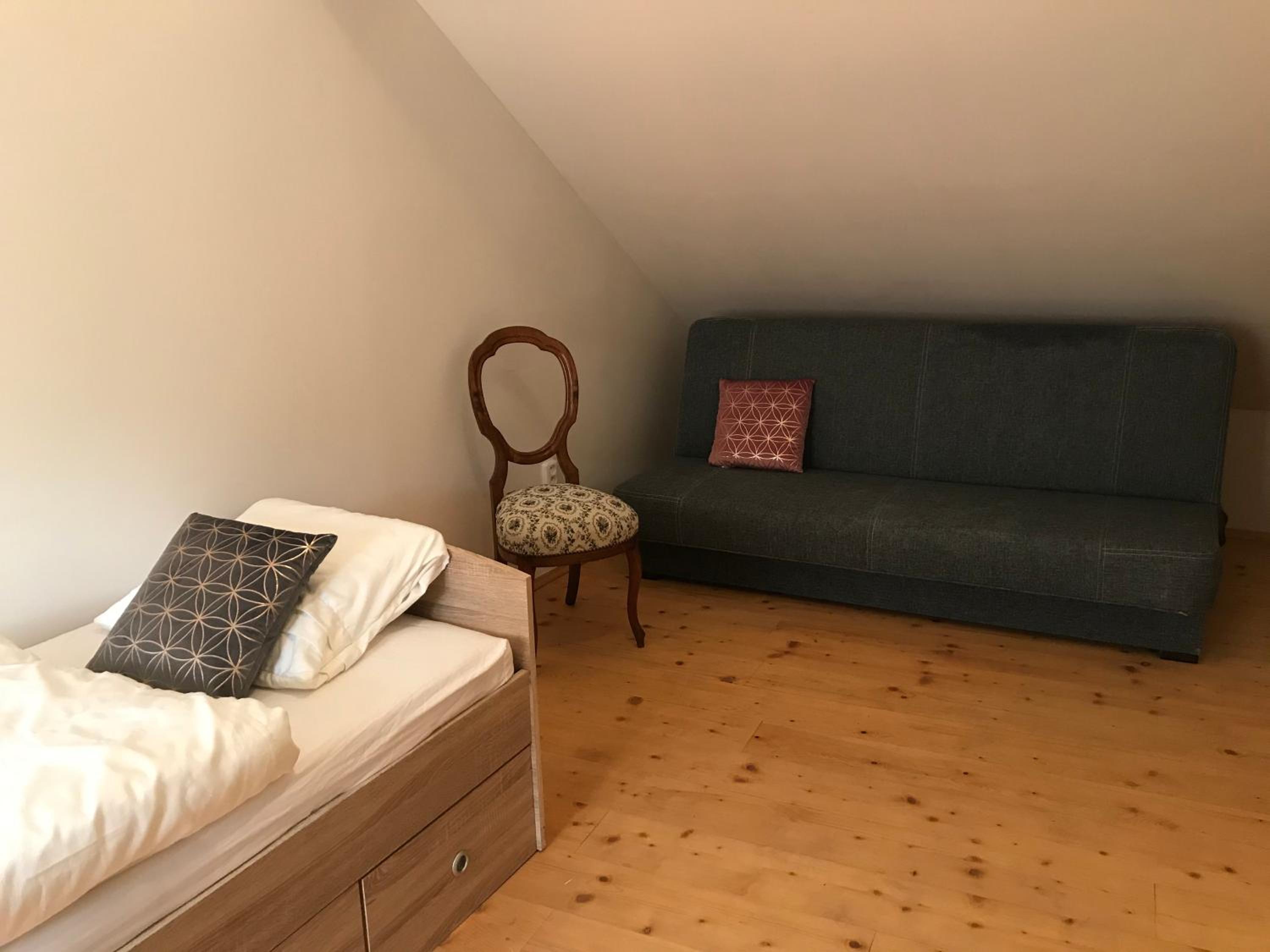 Single Room with Private Bathroom photo 1