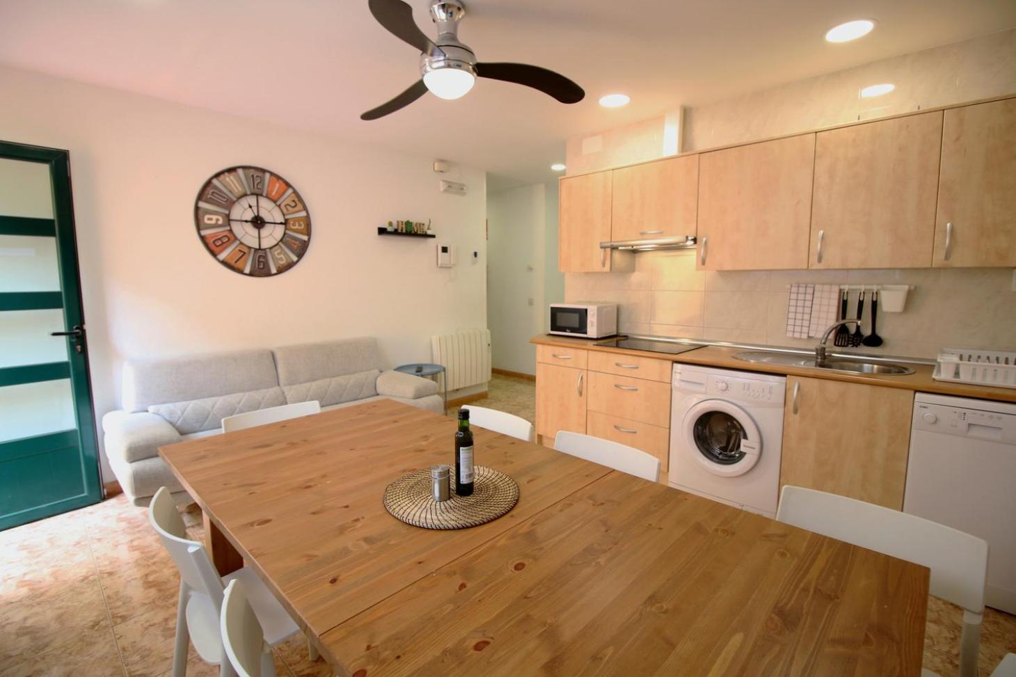 Four Bedroom Family Apartment - Photo 3