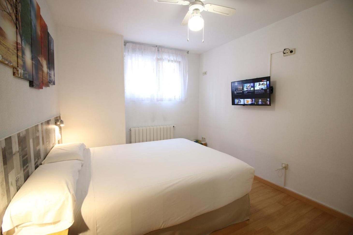 Four Bedroom Family Apartment - Photo 7