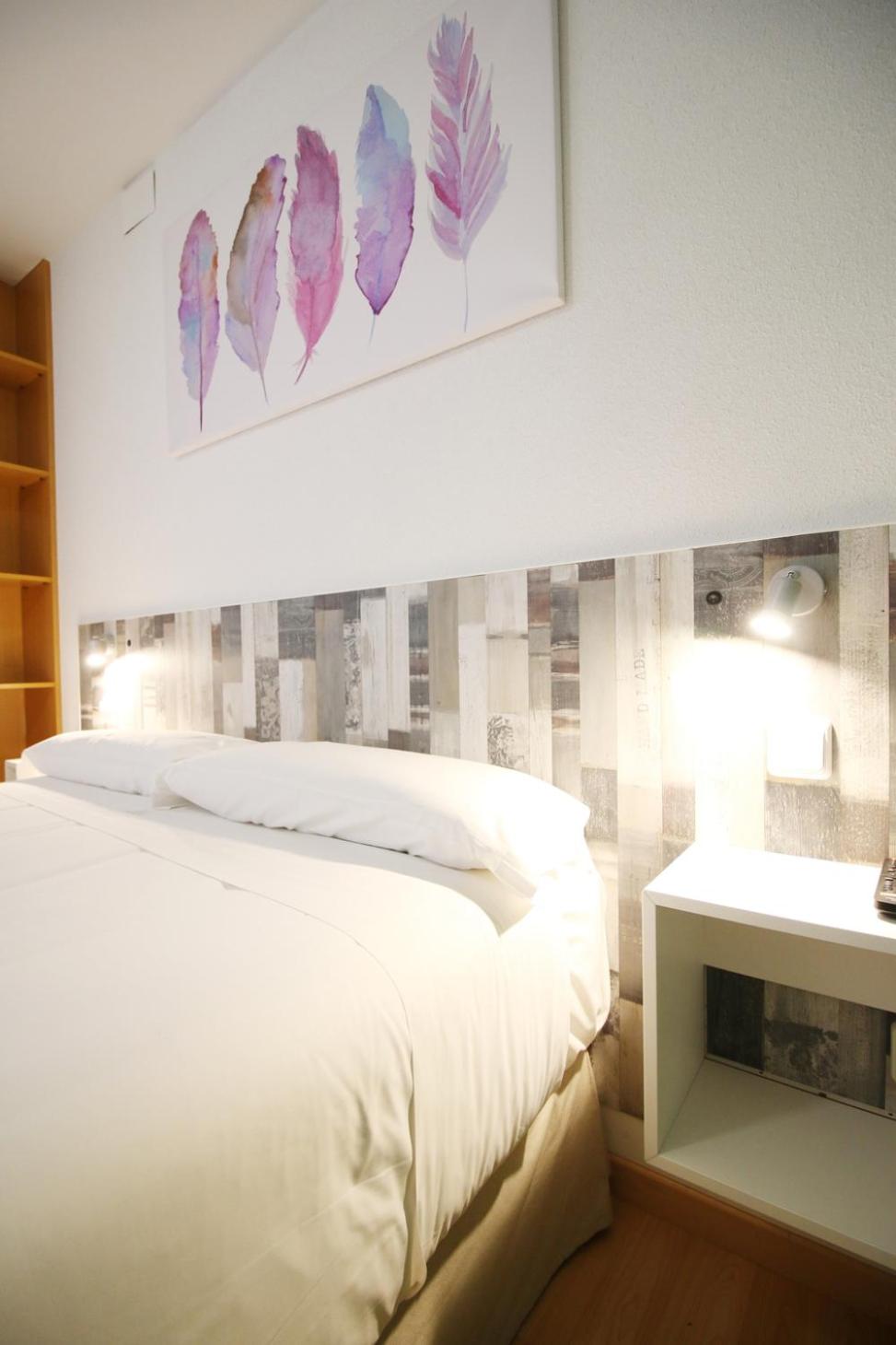 Four Bedroom Family Apartment - Photo 11
