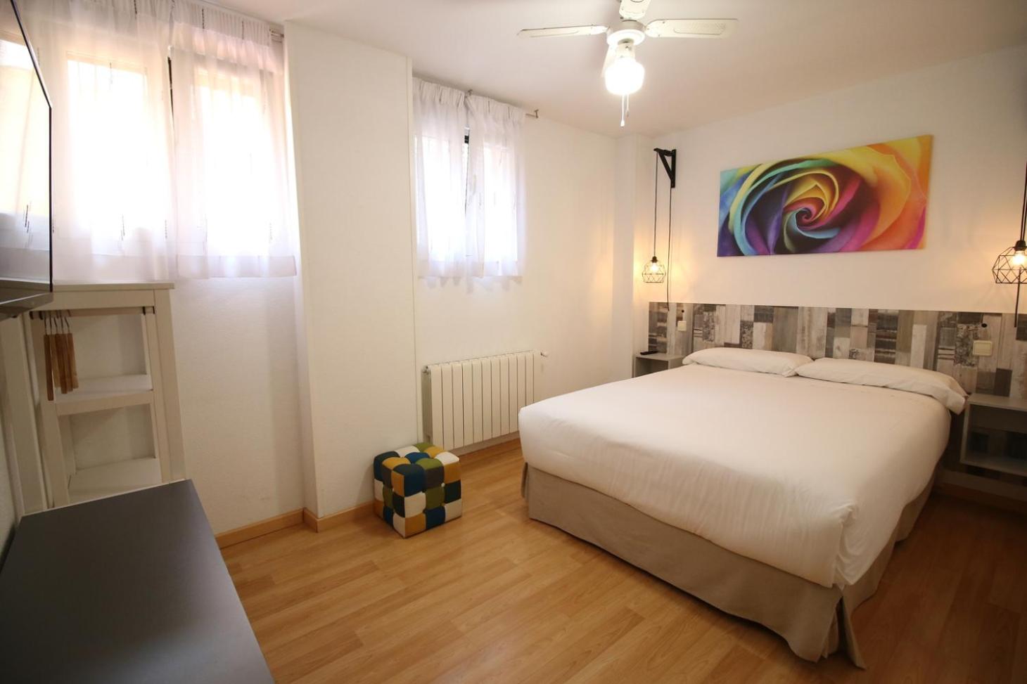 Four Bedroom Family Apartment - Photo 14