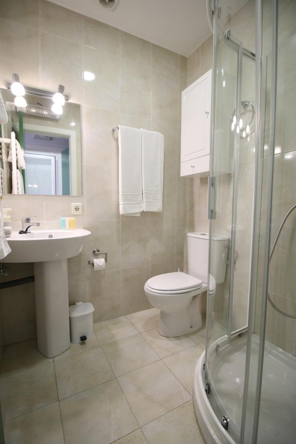 Four Bedroom Family Apartment - Photo 17