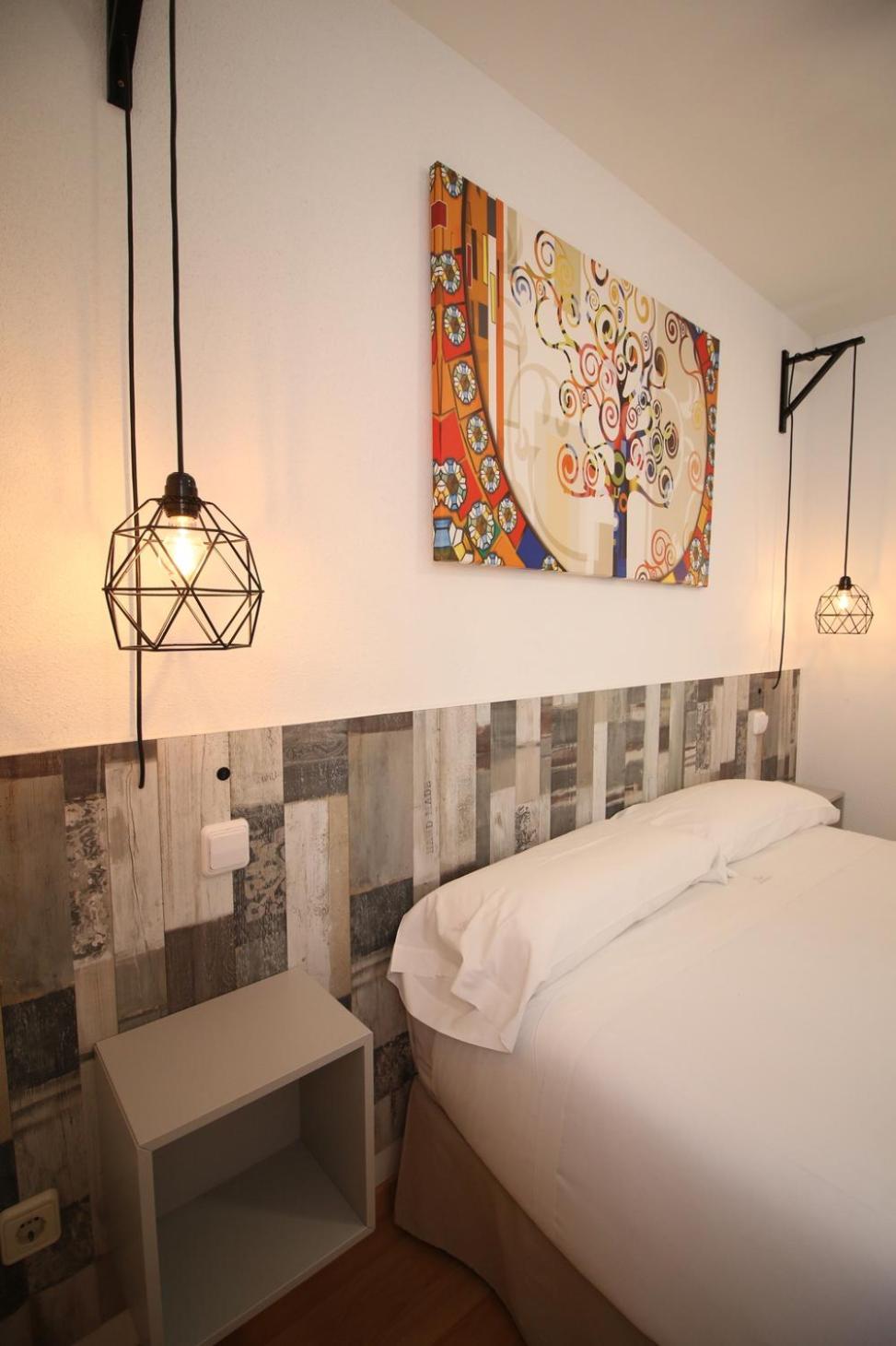 Four Bedroom Family Apartment - Photo 18