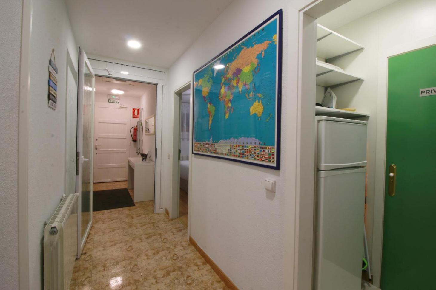 Four Bedroom Family Apartment - Photo 24