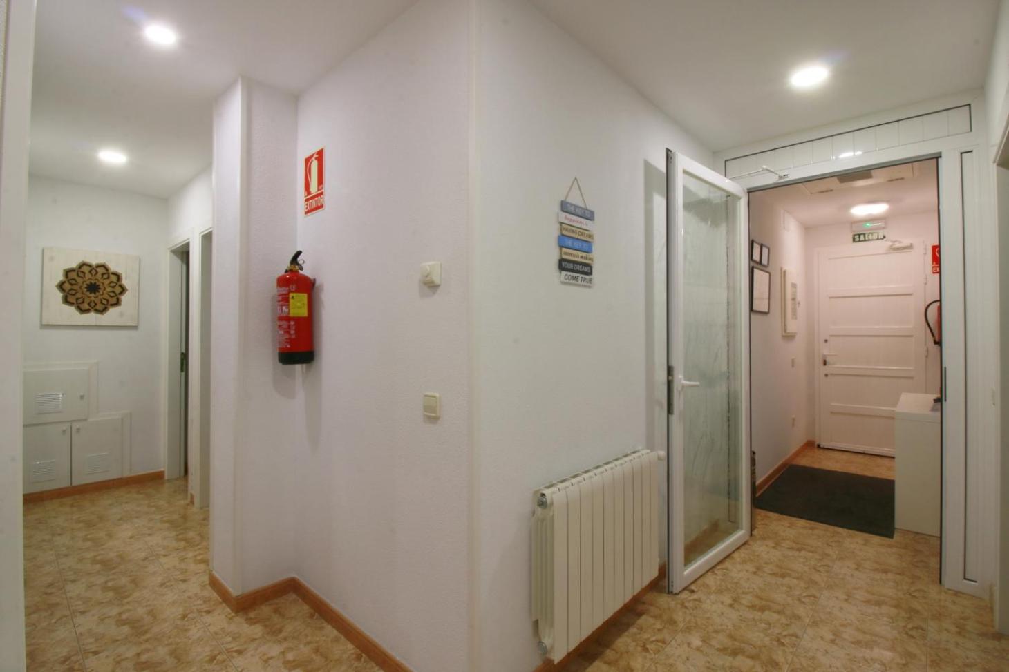 Four Bedroom Family Apartment - Photo 25