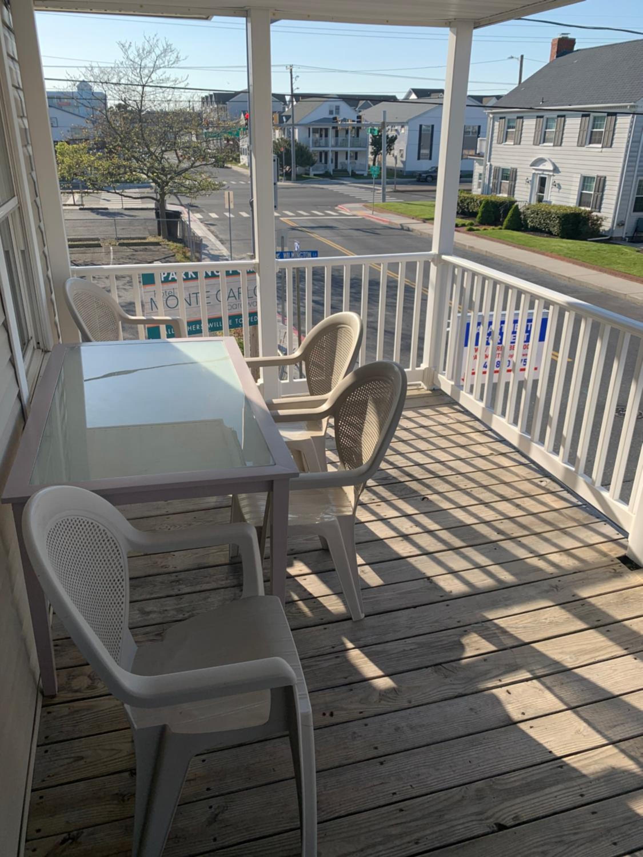 Superior Three Bedroom, Two Bathroom Apartment, City View  - Photo 33