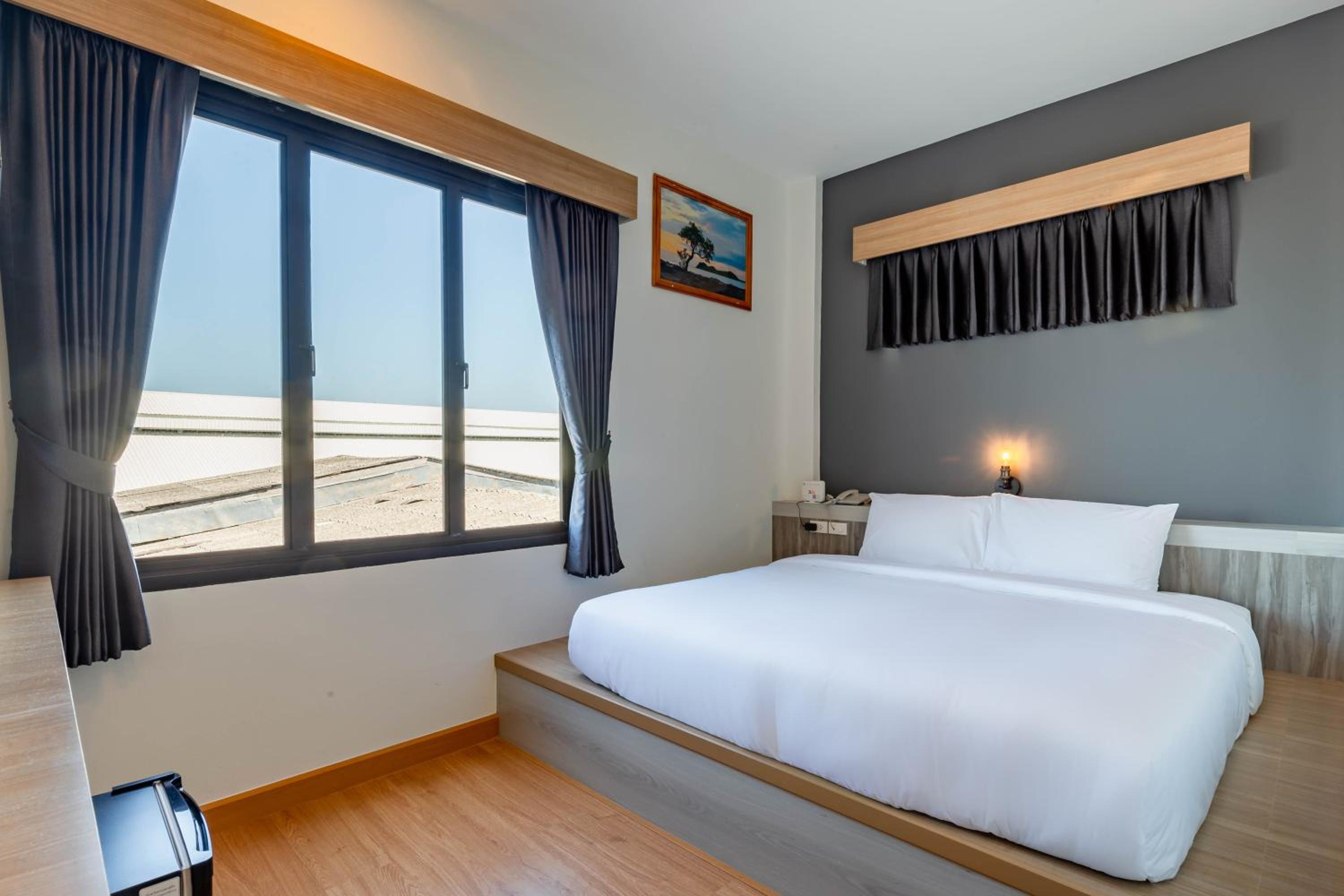Superior King Room - Photo 1